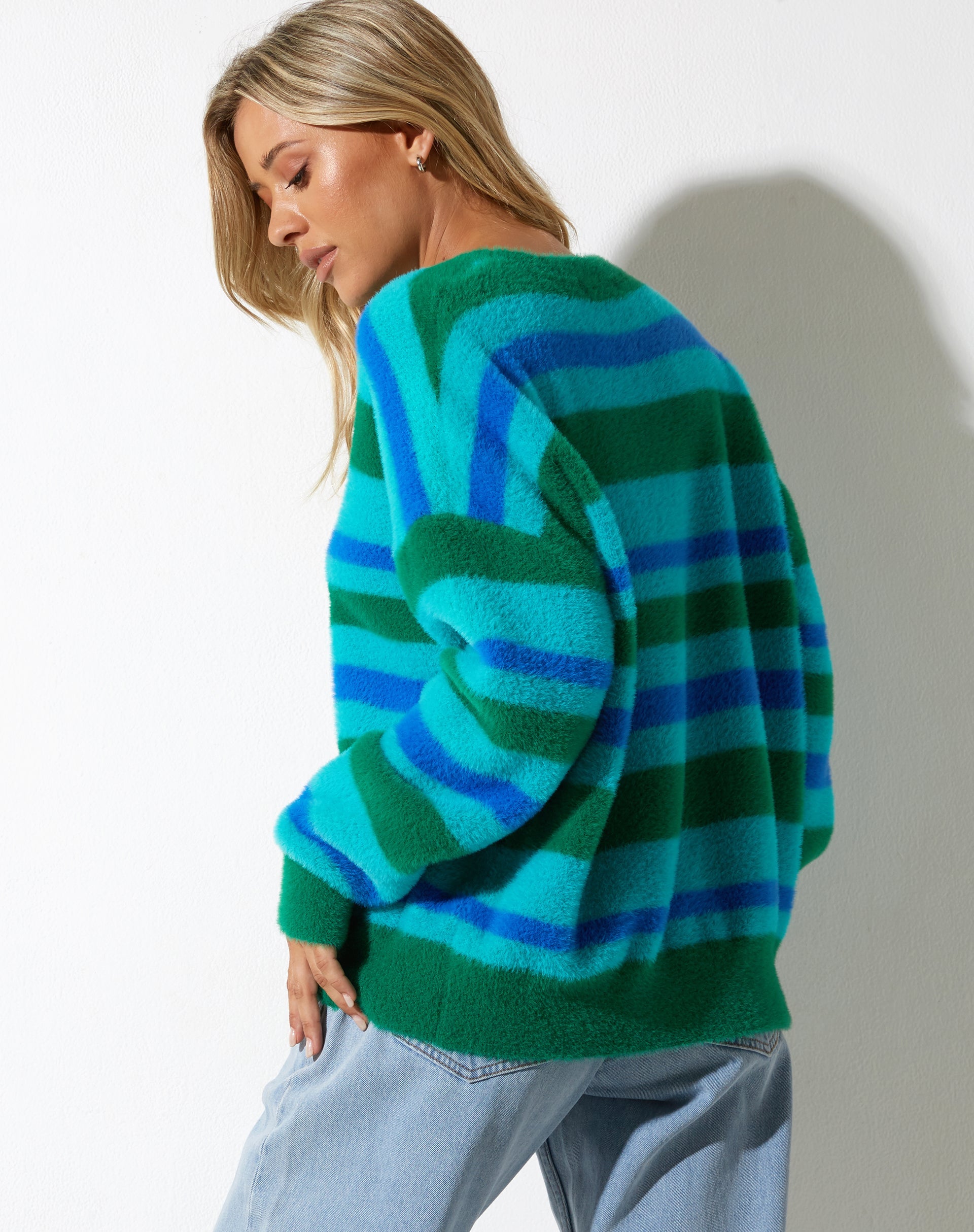 image de Namari Jumper in Fluffy Yarn Turquoise