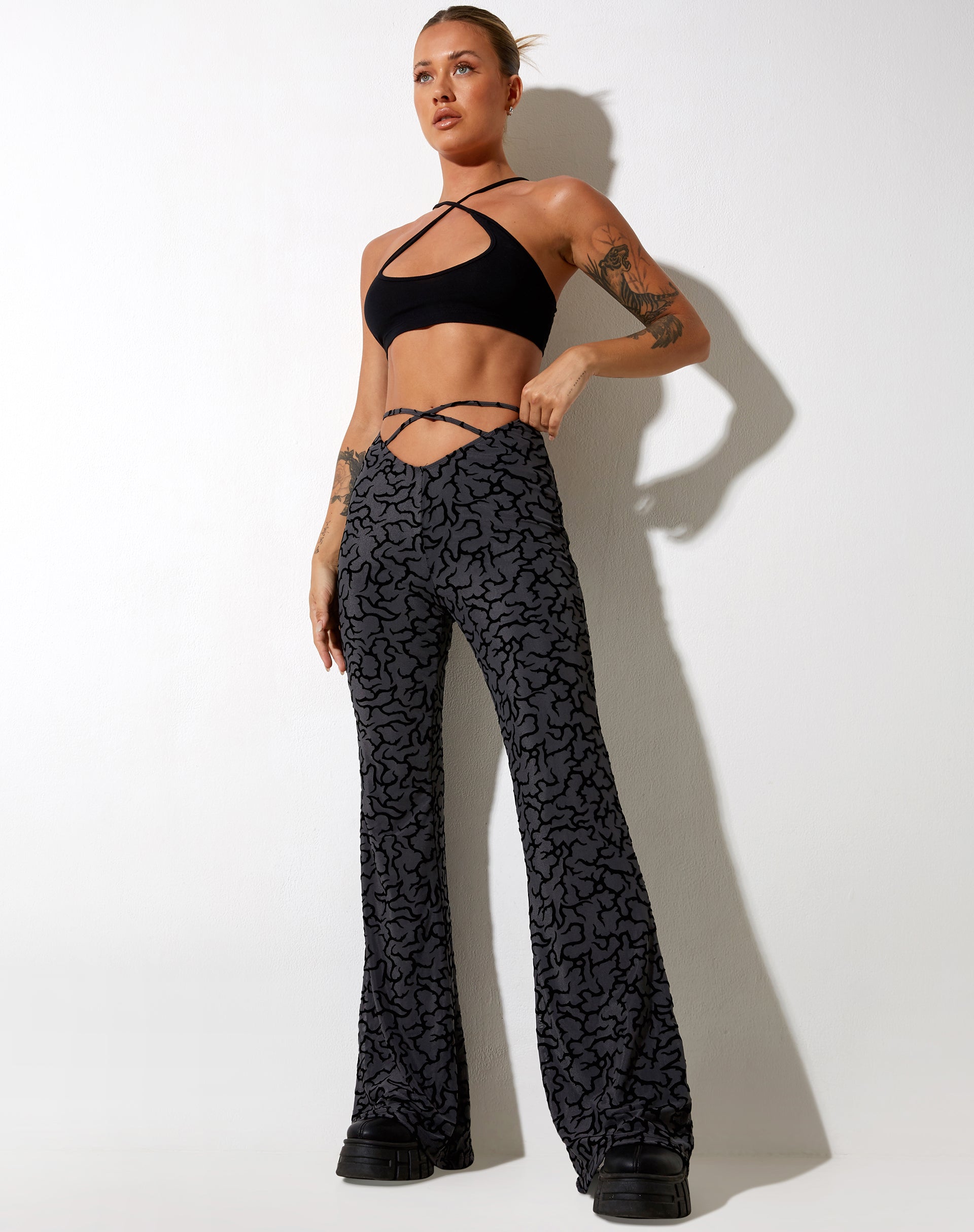 Image de Nancha pantalon évasé en flocon tribal