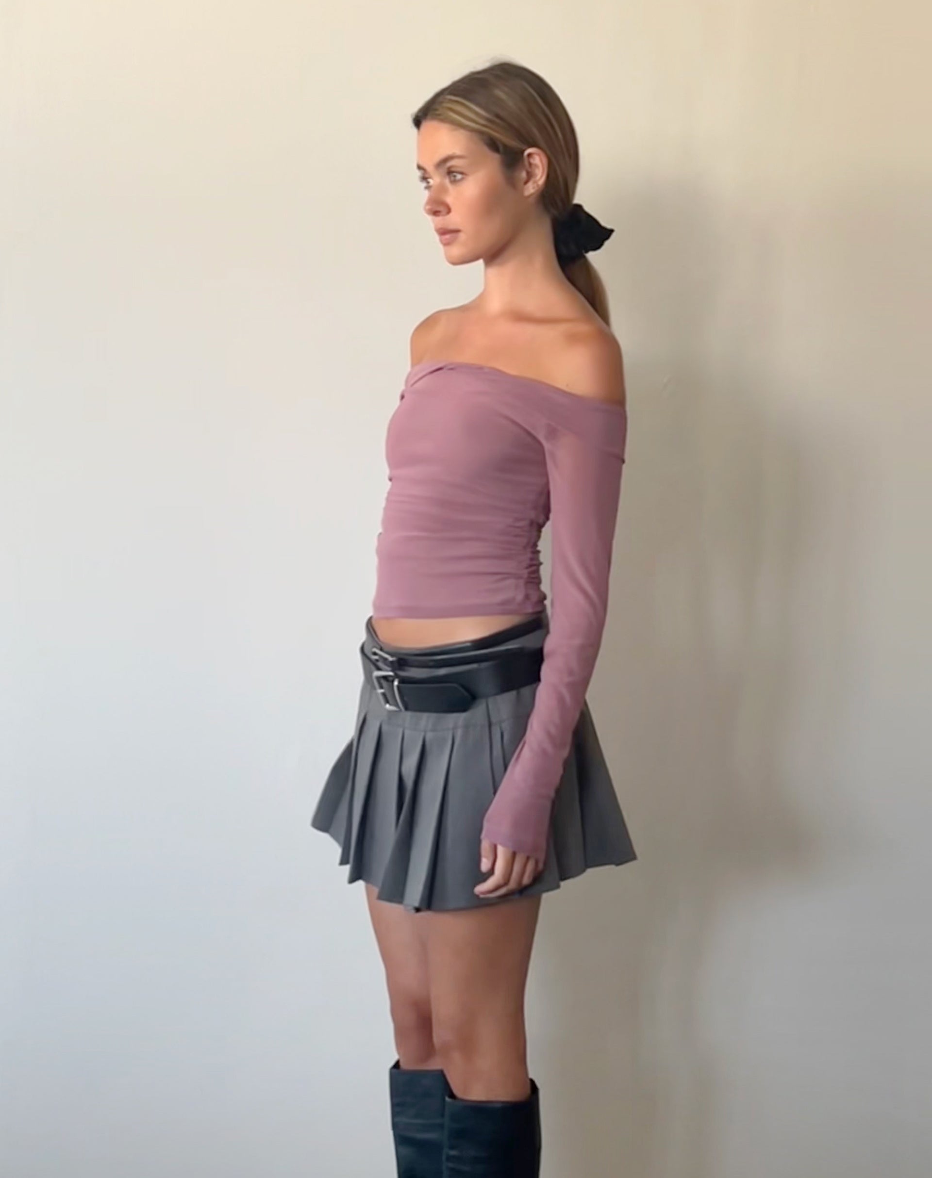 Image de Nauri Long Sleeve Bardot Top in Wisteria Purple