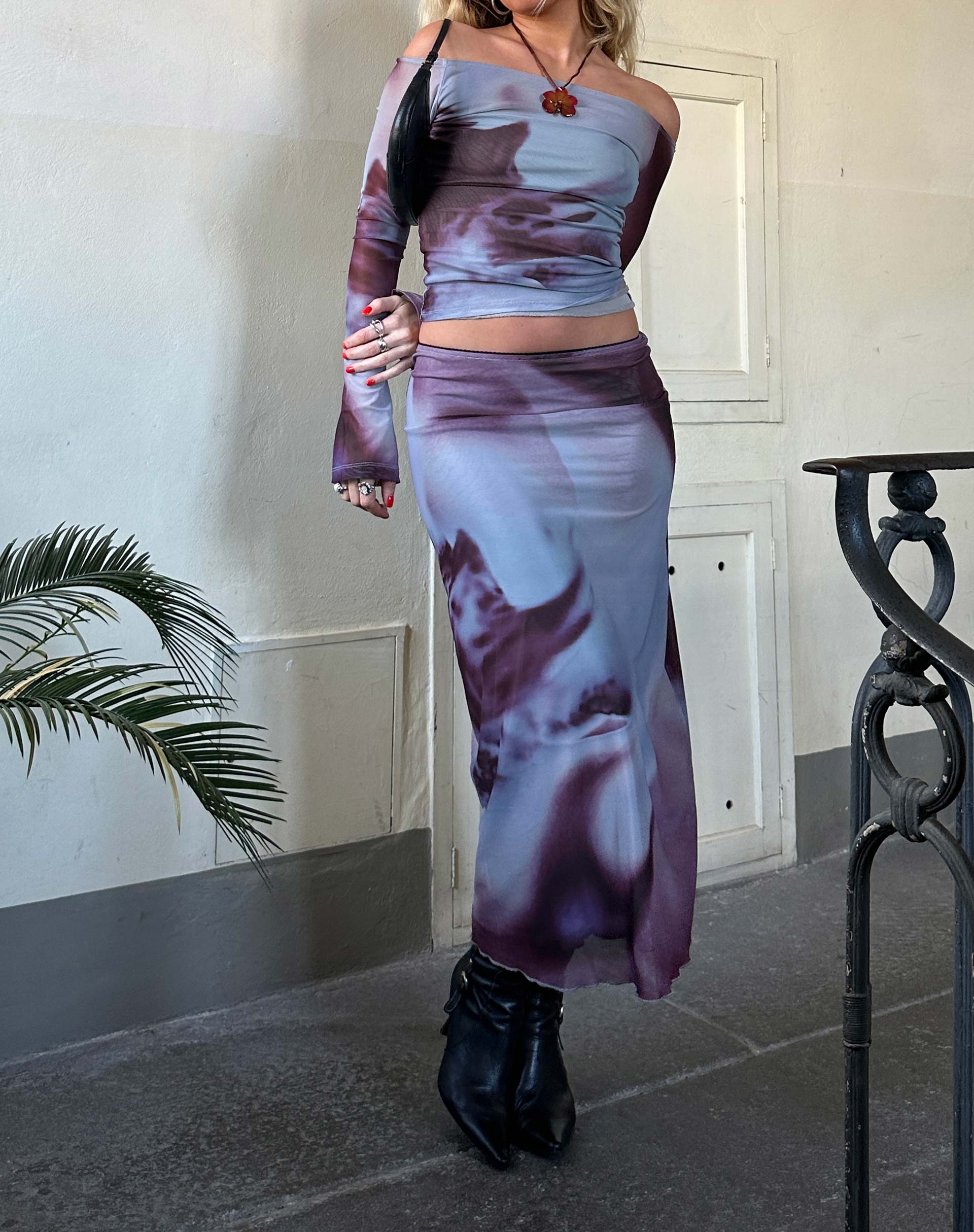 Image de Lassie Low Rise Mesh Midi Skirt in Grey Anatomy of Nature