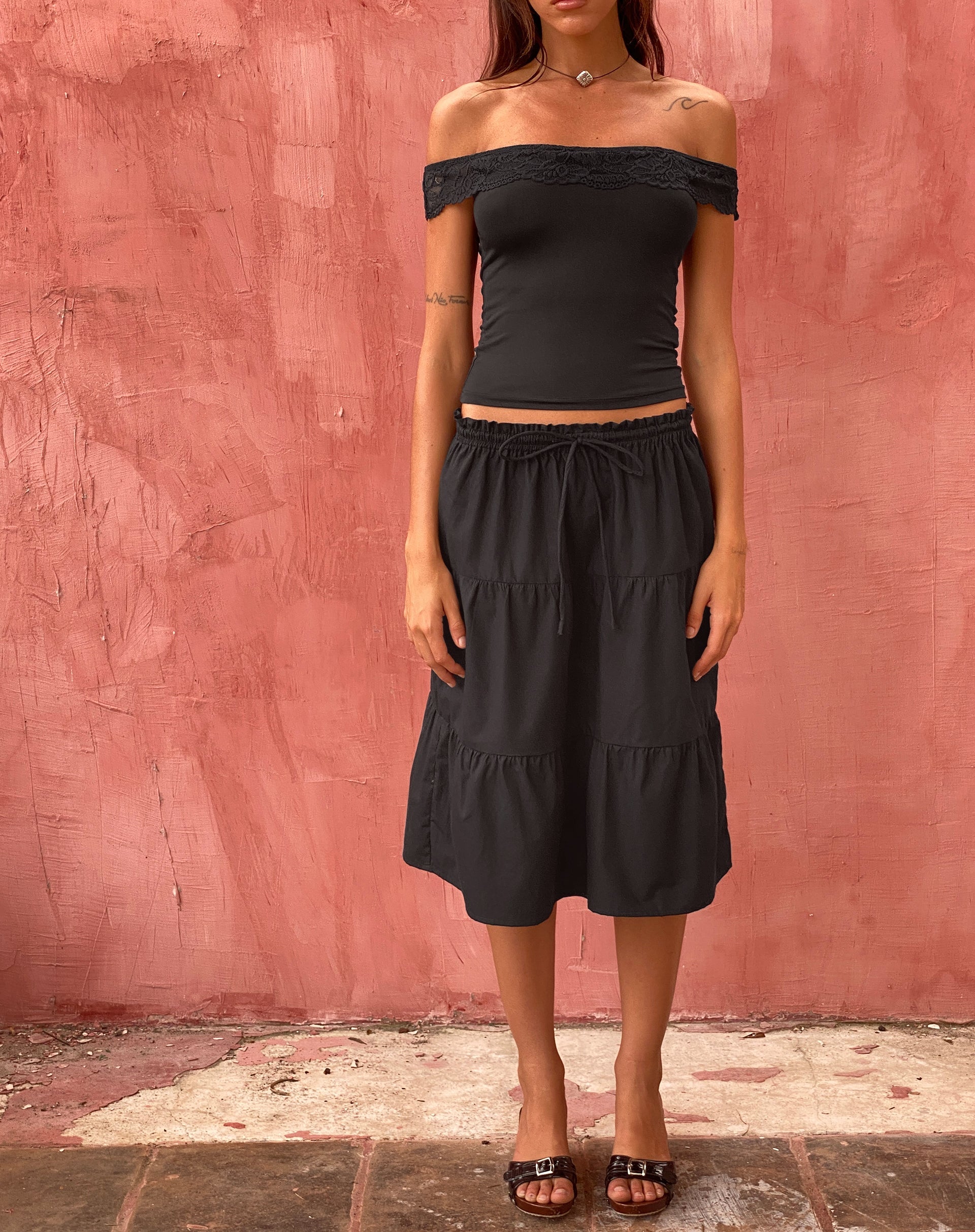 Image de Nesel Bardot Top in Slinky Lace Black