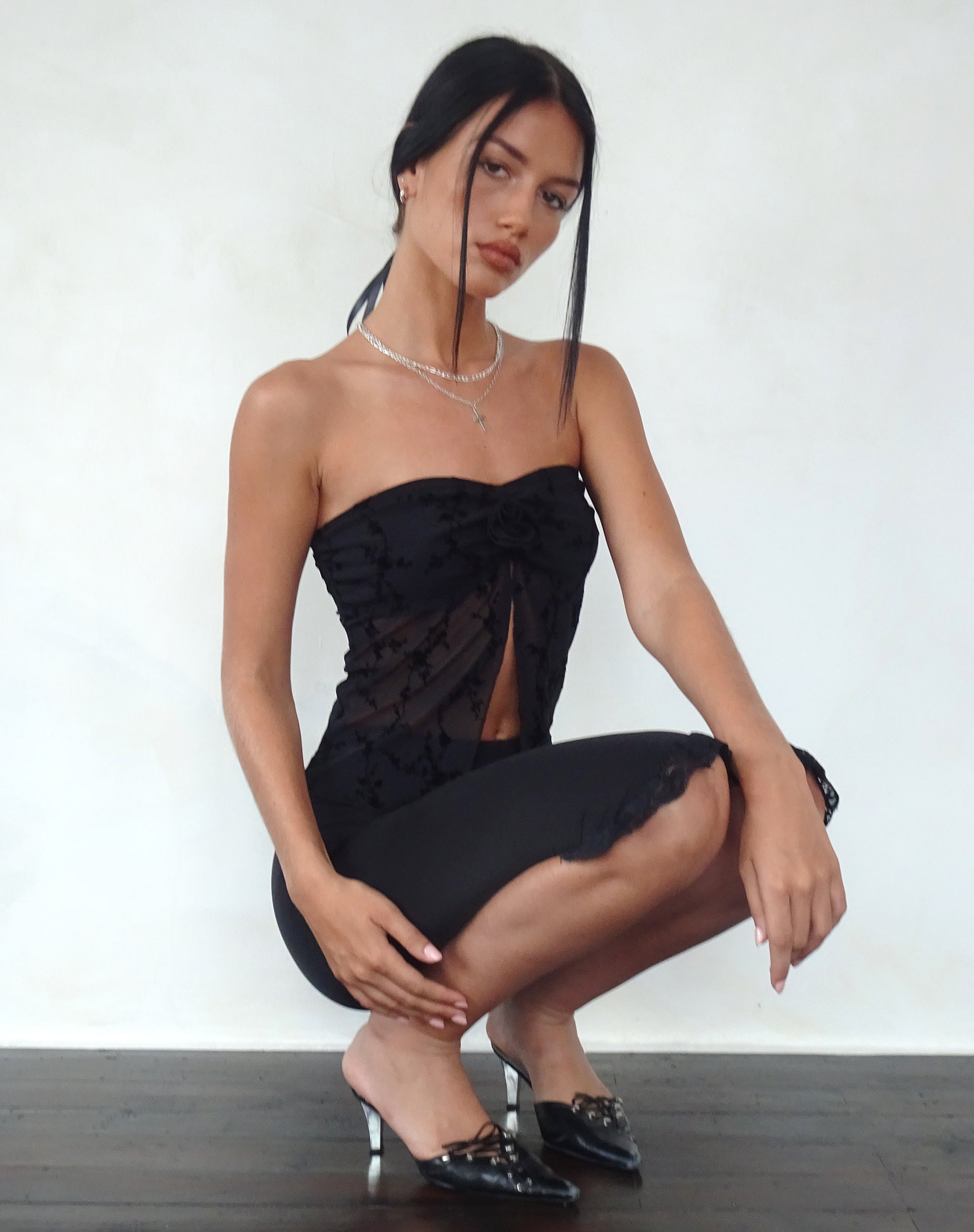 Image de Nicola Butterfly Top in Vine Flower Black