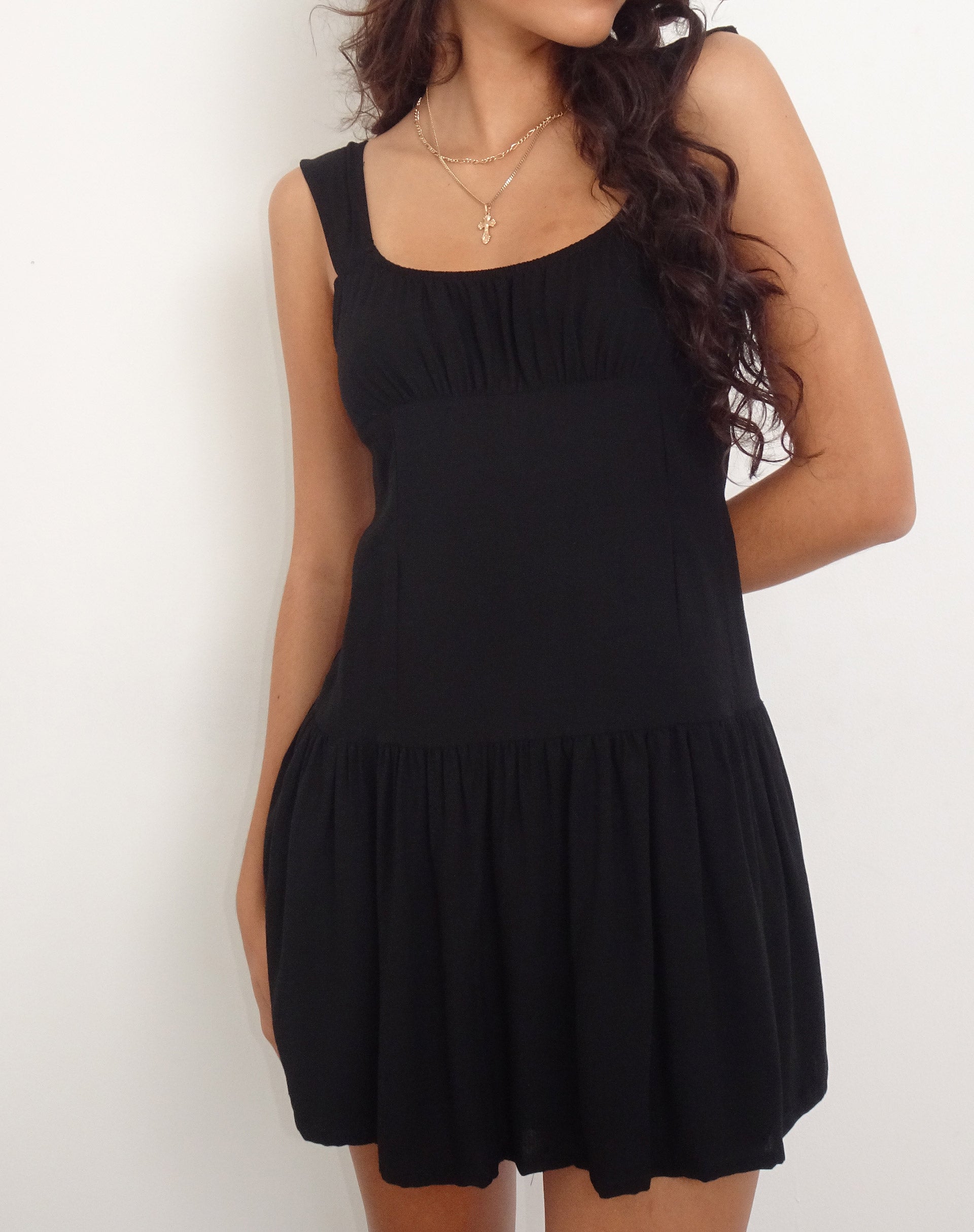 Image de la mini robe Nihao en noir