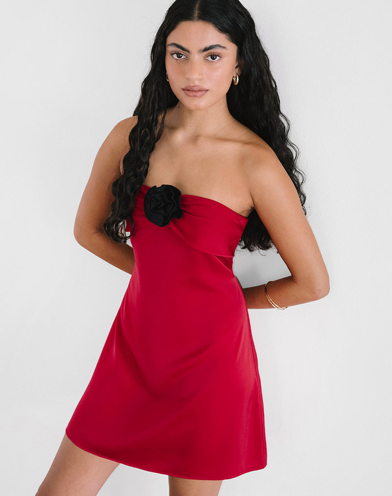 Image de Ninivala Robe rouge avec rosette noire