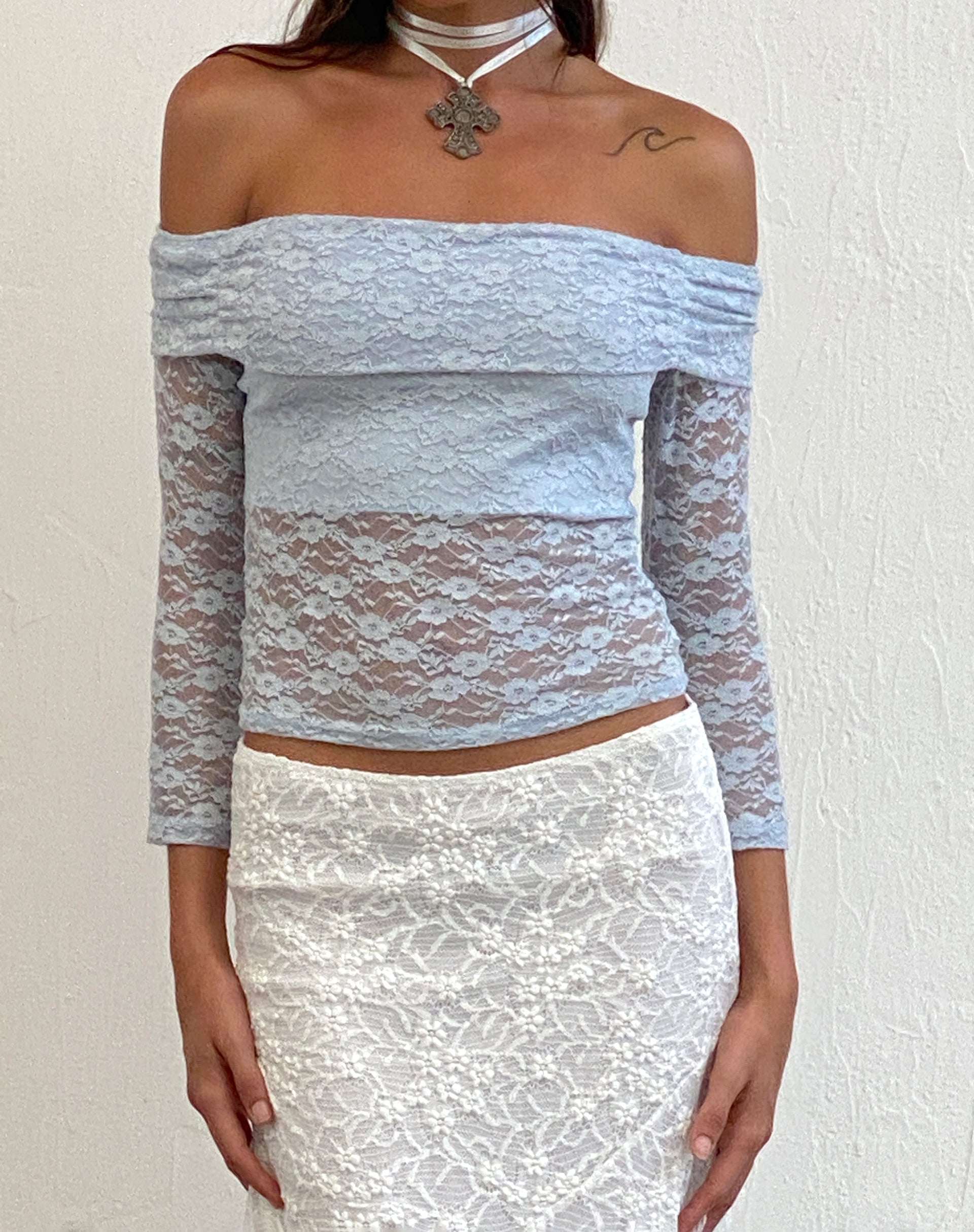 Image de Nixie Long Sleeve Bardot Top in Lace Light Blue