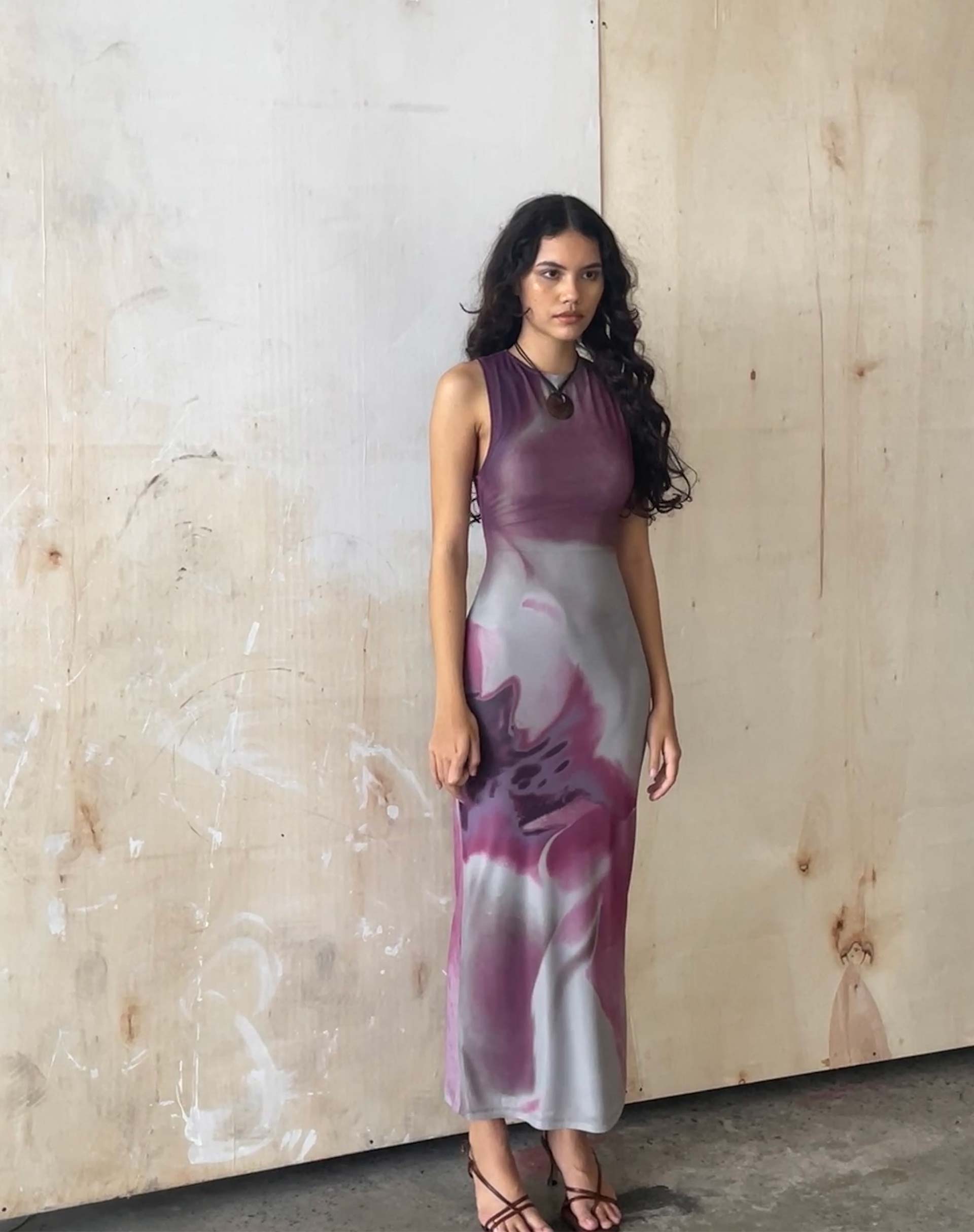 Image de la robe longue imprimée Fayola en rose Anatomie de la nature