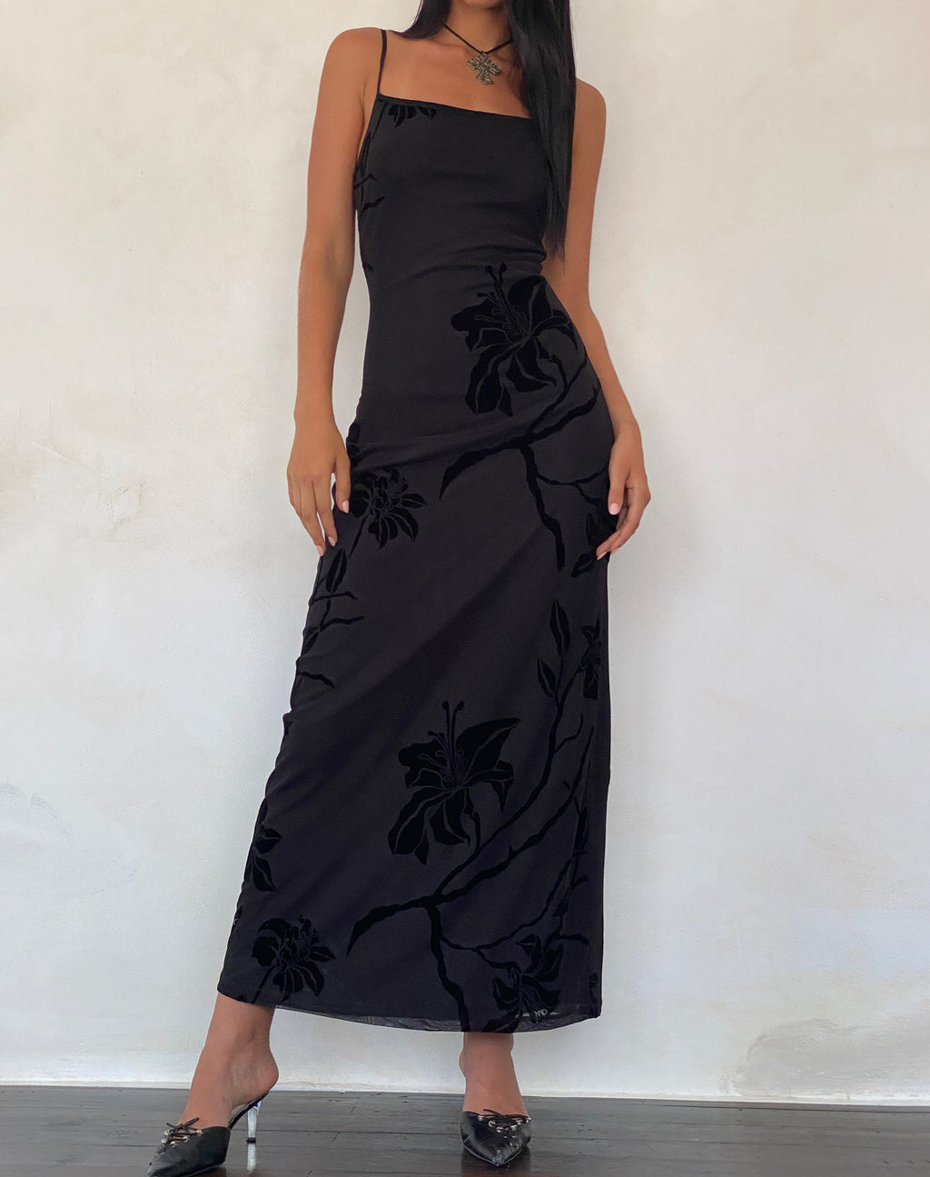 Nodu Maxi Dress in Orchids Flock Black (Robe longue en flocons d'orchidées)