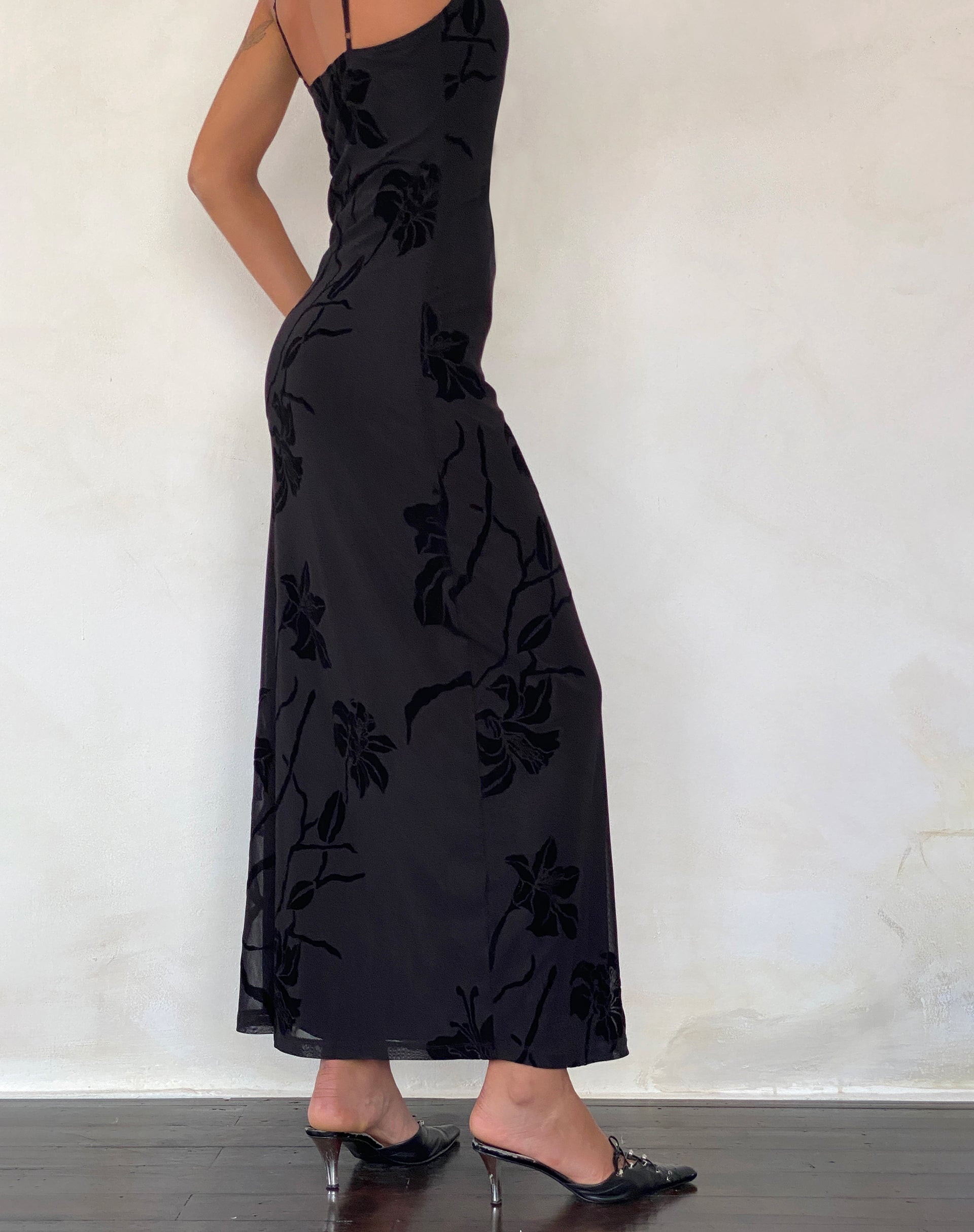 Image de Nodu Maxi Dress in Orchids Flock Black
