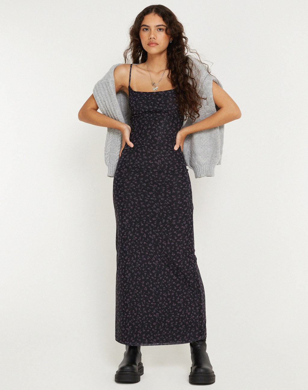 Robe longue Norila en Dark Ditsy Rose Black