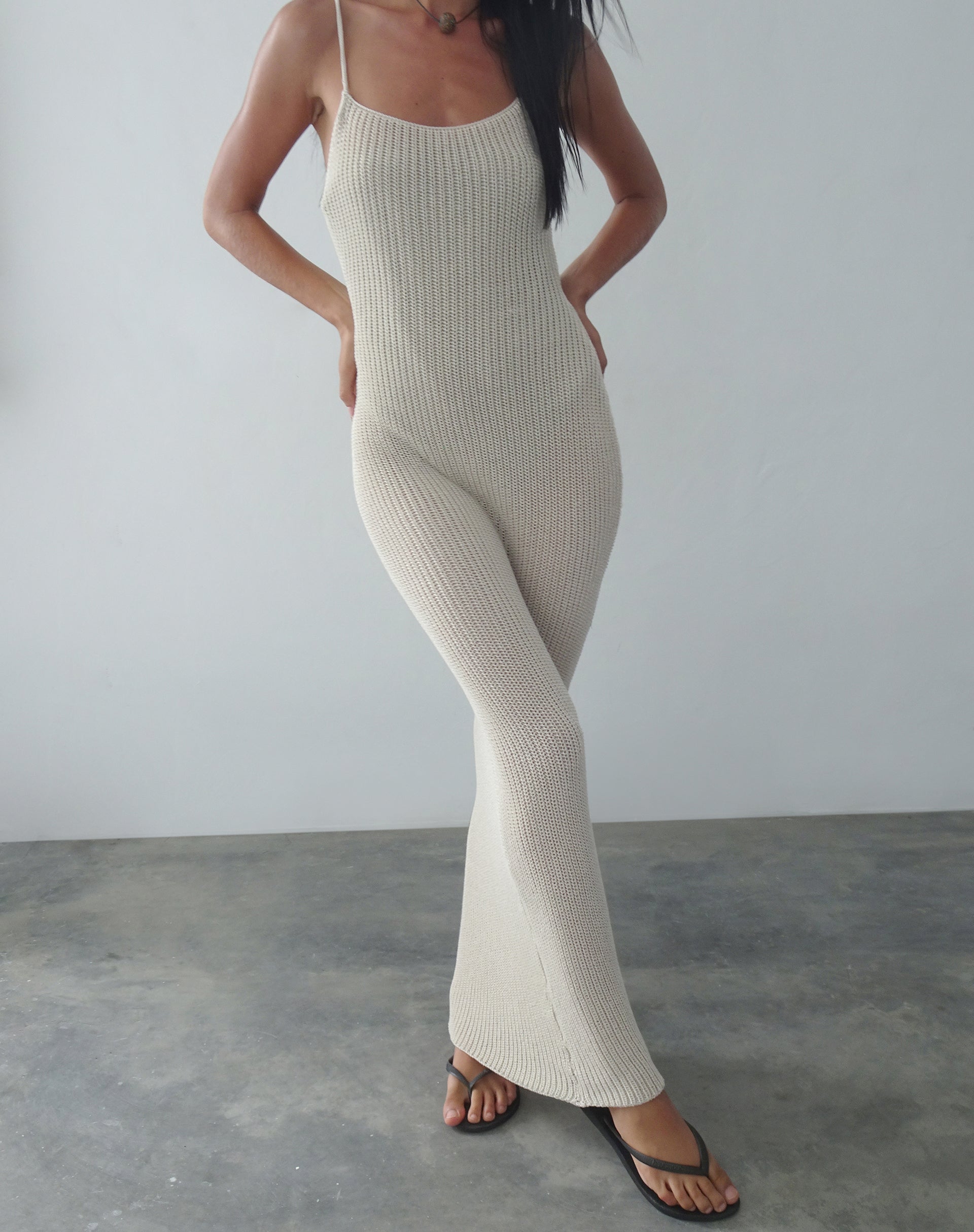 Image de la robe longue en maille Norila in Neutral
