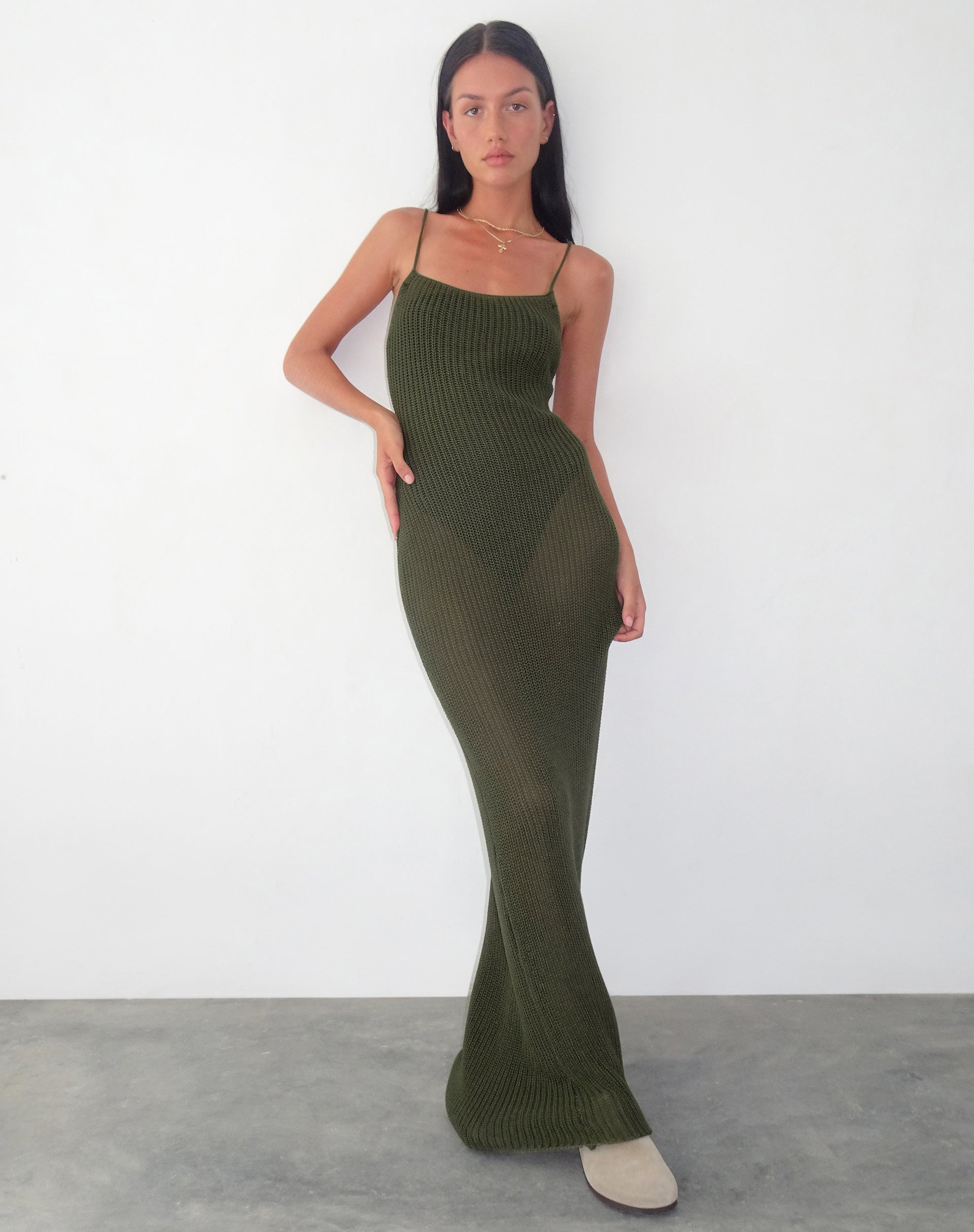 Image de la robe longue en maille Norila en olive