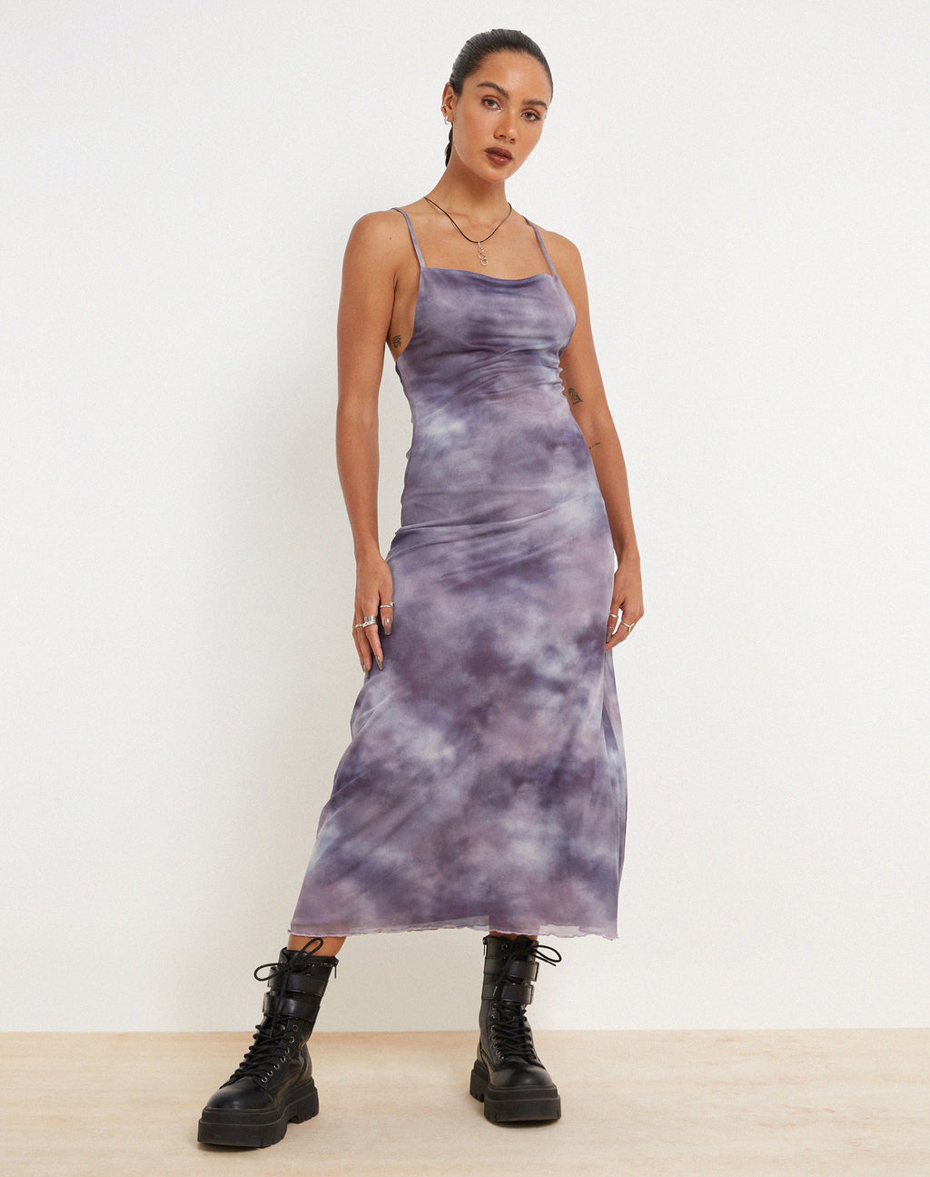 Norishi Printed Mesh Midi Dress in Smokey Gradients Purple (Robe midi en maille imprimée, dégradés de couleurs)