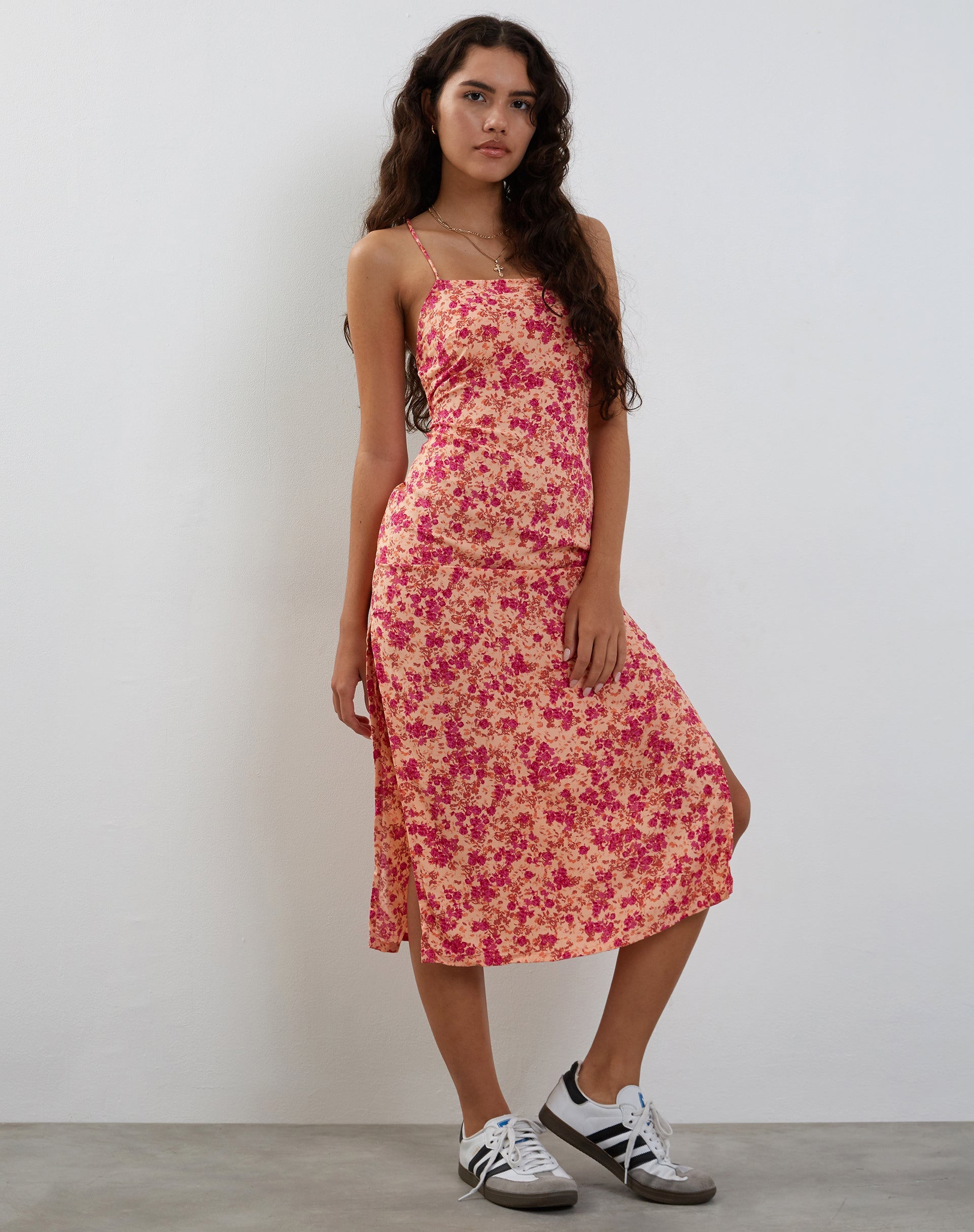 Image de Nosita Midi Dress in Wild Dark Flower Cantaloupe