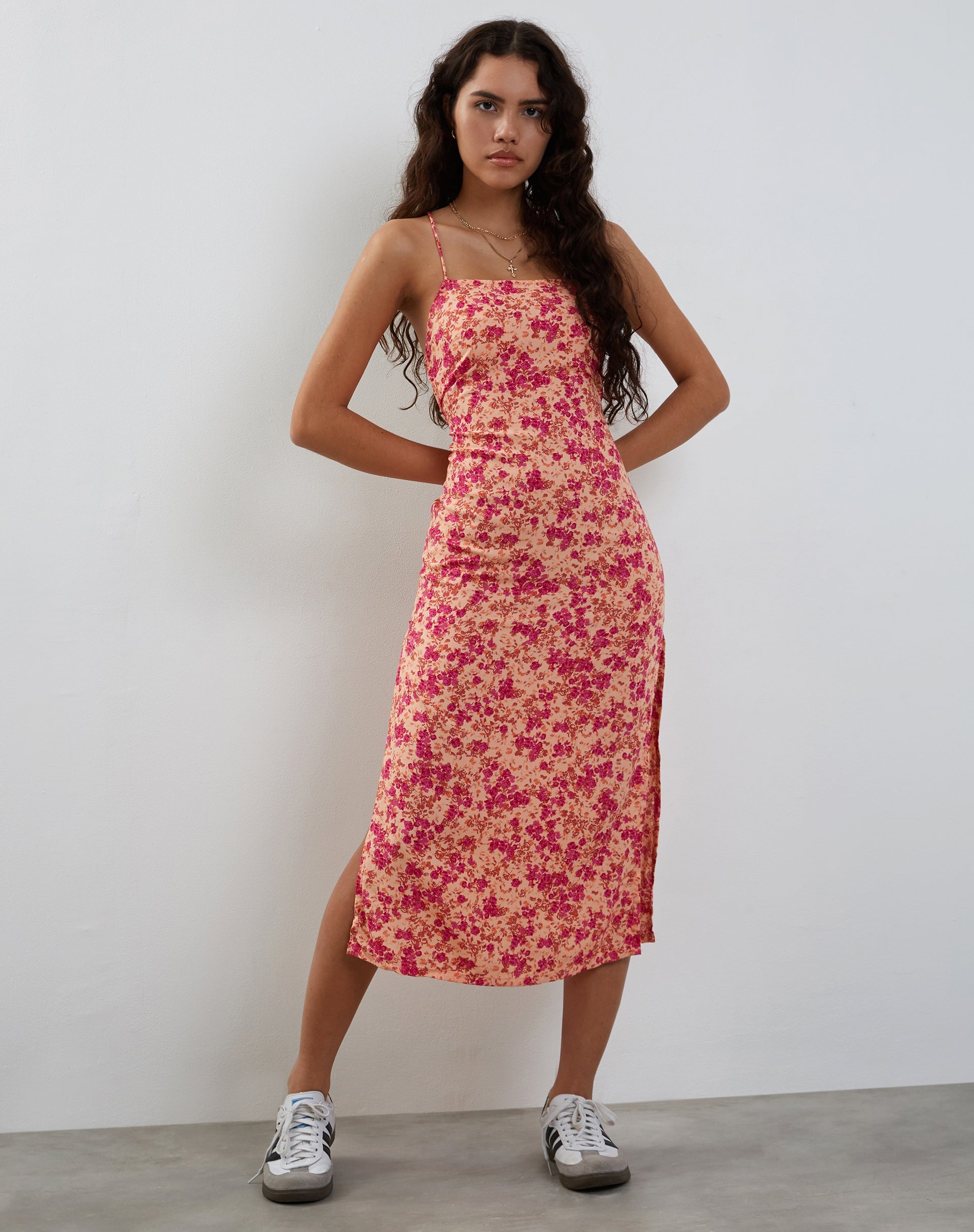 Image de Nosita Midi Dress in Wild Dark Flower Cantaloupe