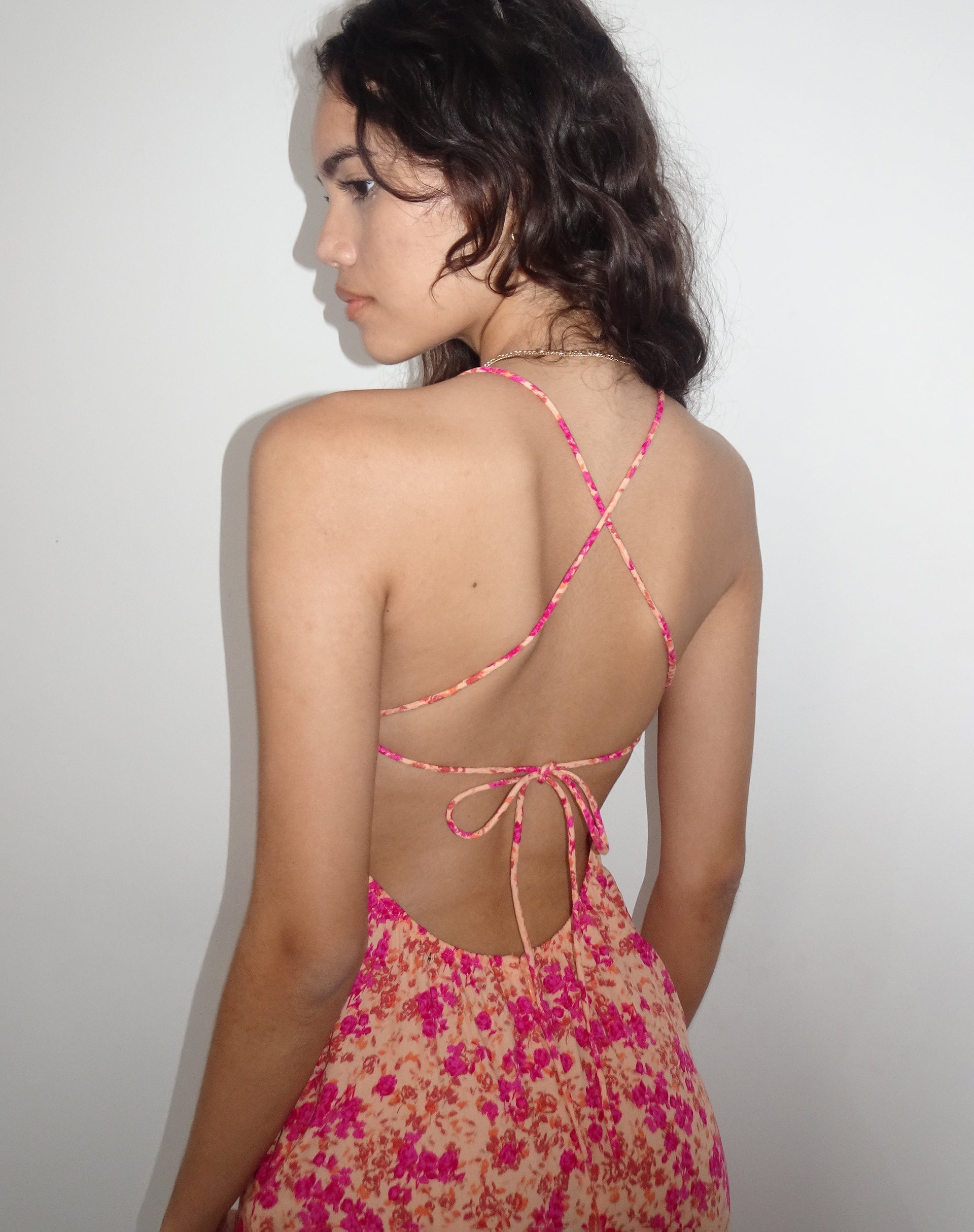 Image de Nosita Midi Dress in Wild Dark Flower Cantaloupe