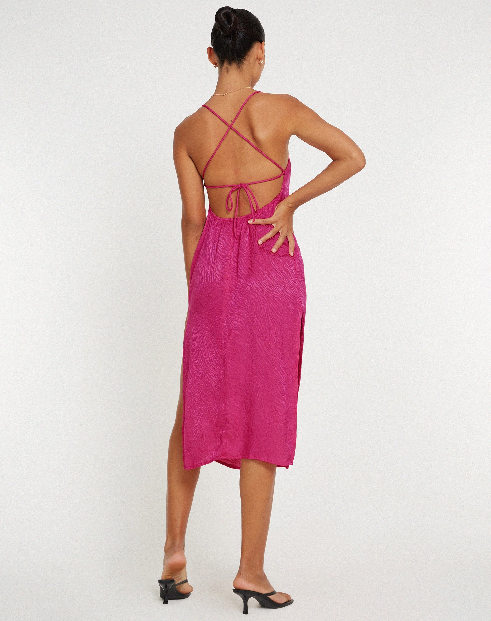 Image de Nosita Midi Dress in Satin Zebra Pink