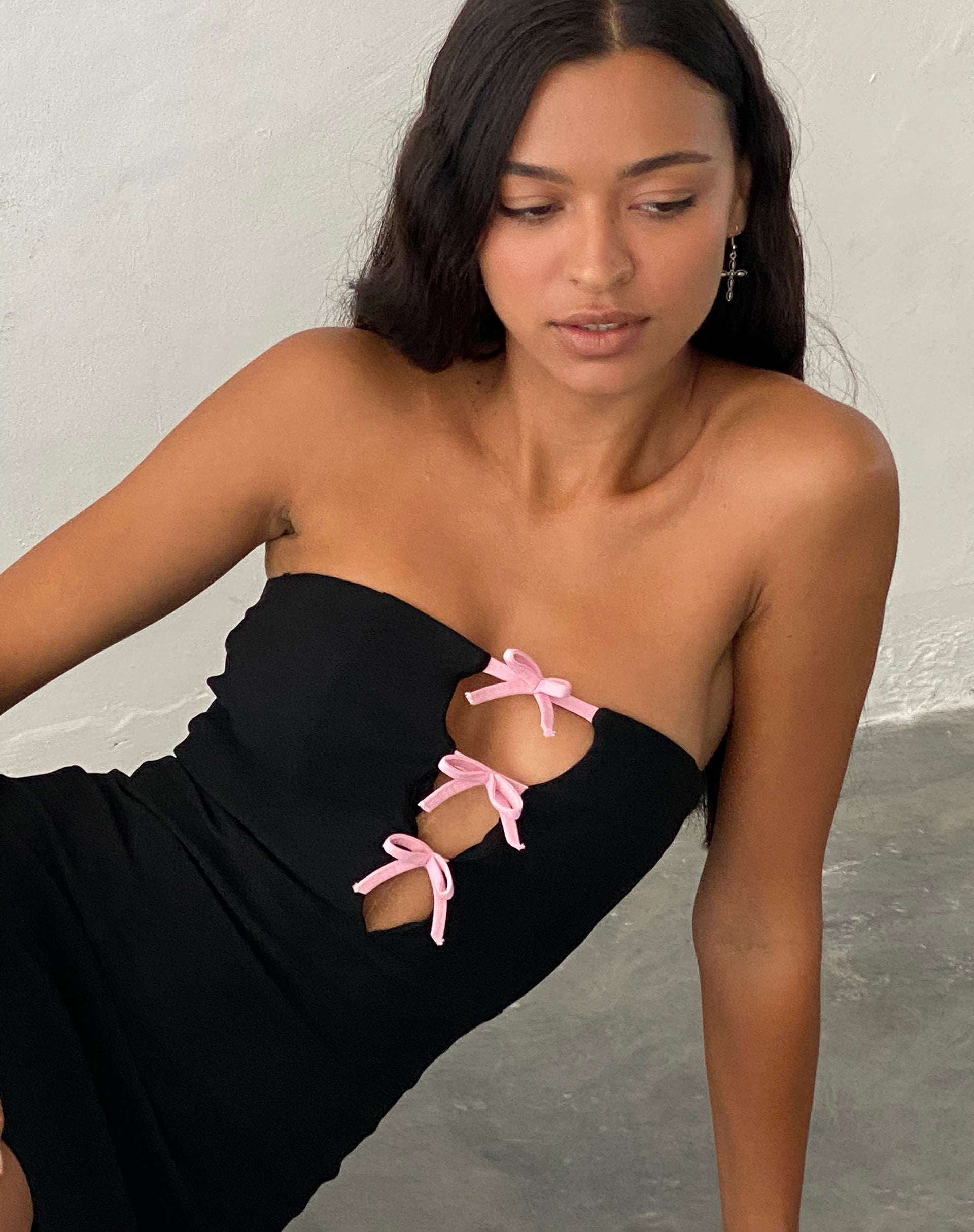 Image de la mini robe Novara en noir