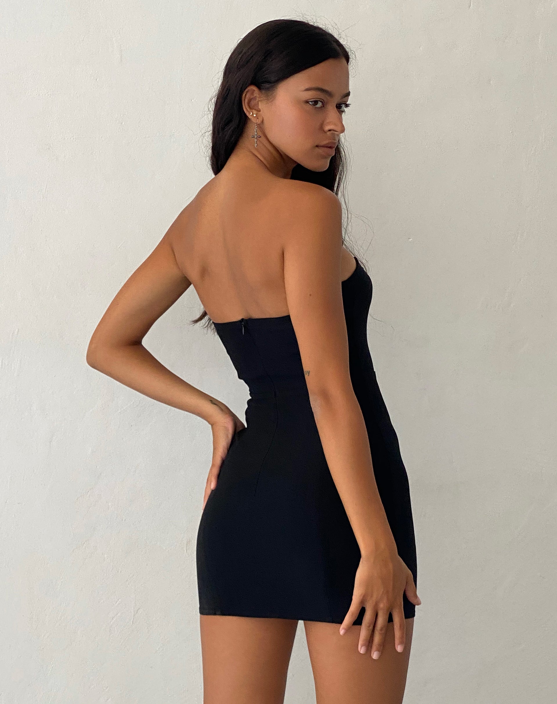Image de la mini robe Novara en noir