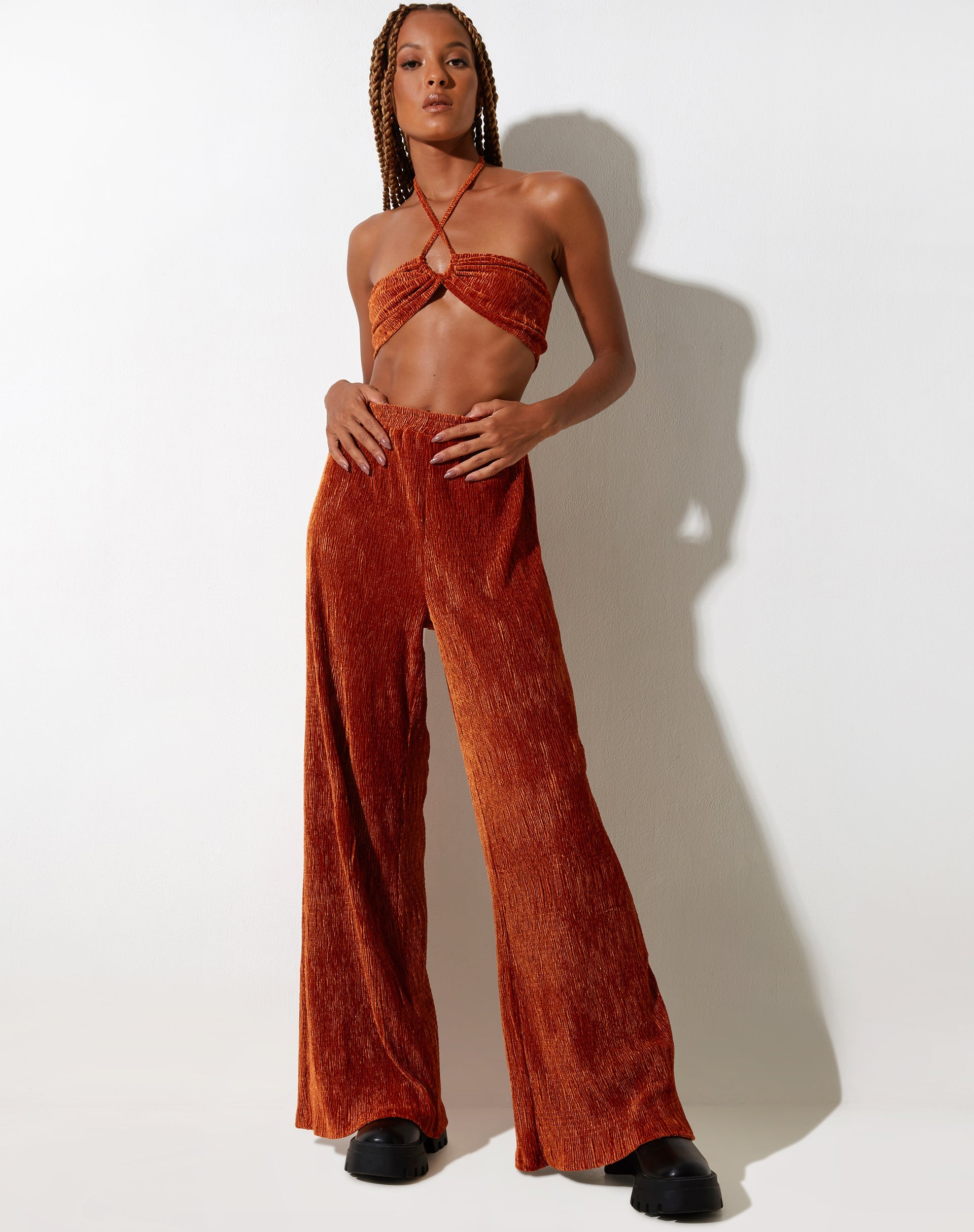 Image du pantalon Obeli en velours rouille