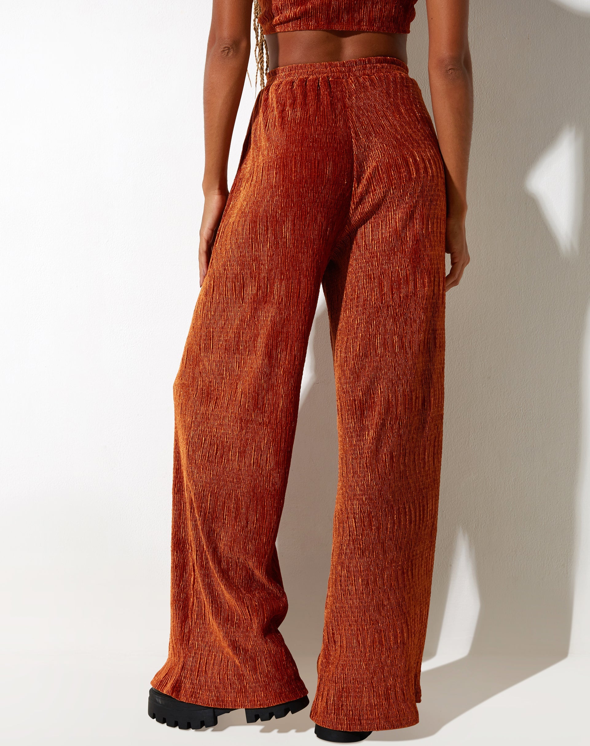 Image du pantalon Obeli en velours rouille