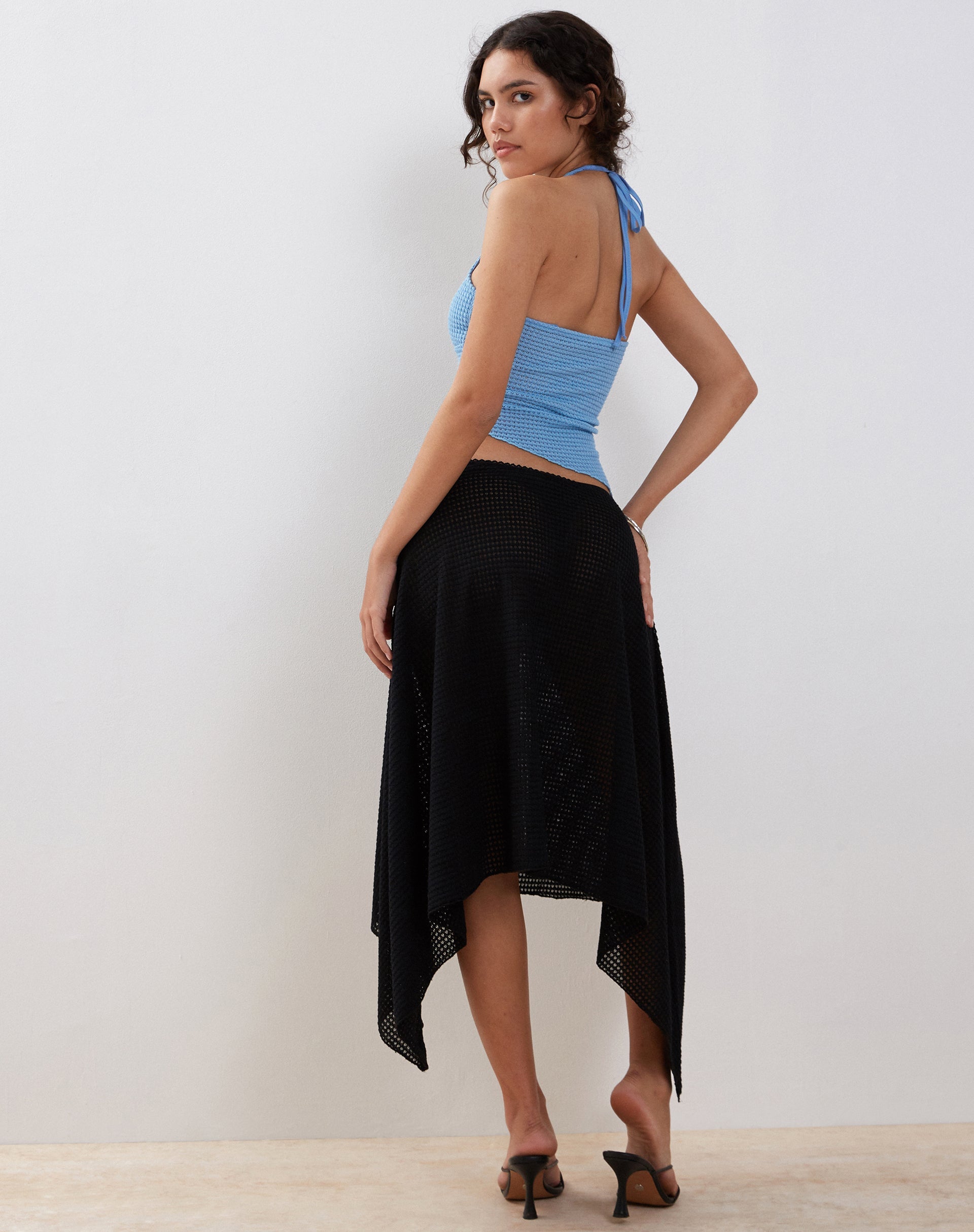 Image de Tullia Jupe midi asymétrique en crochet noir