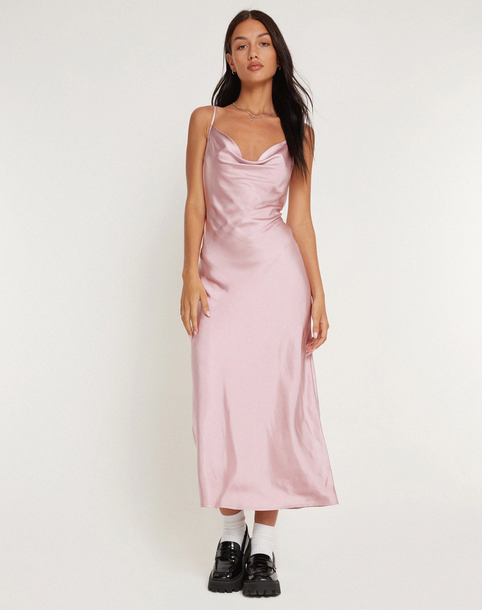 image de Palasha Midi Dress in Satin Dusky Pink