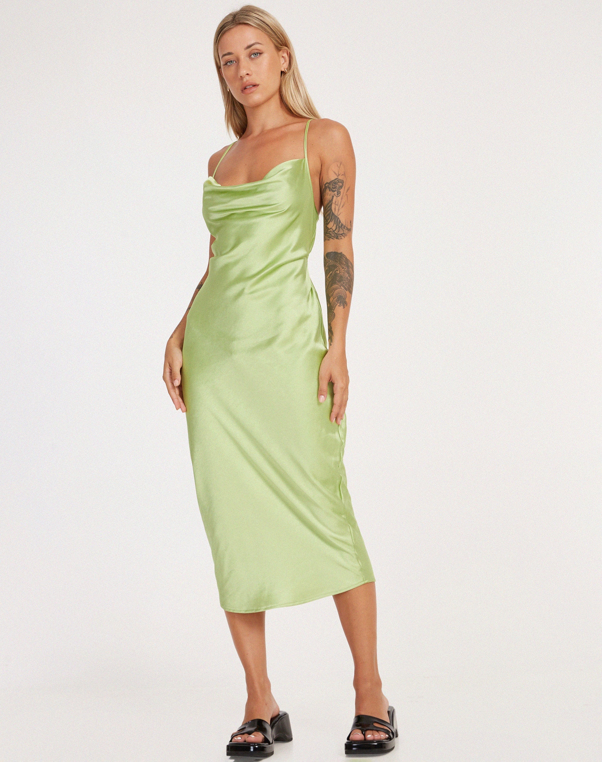 image de Palasha Midi Dress in Satin Lime Green