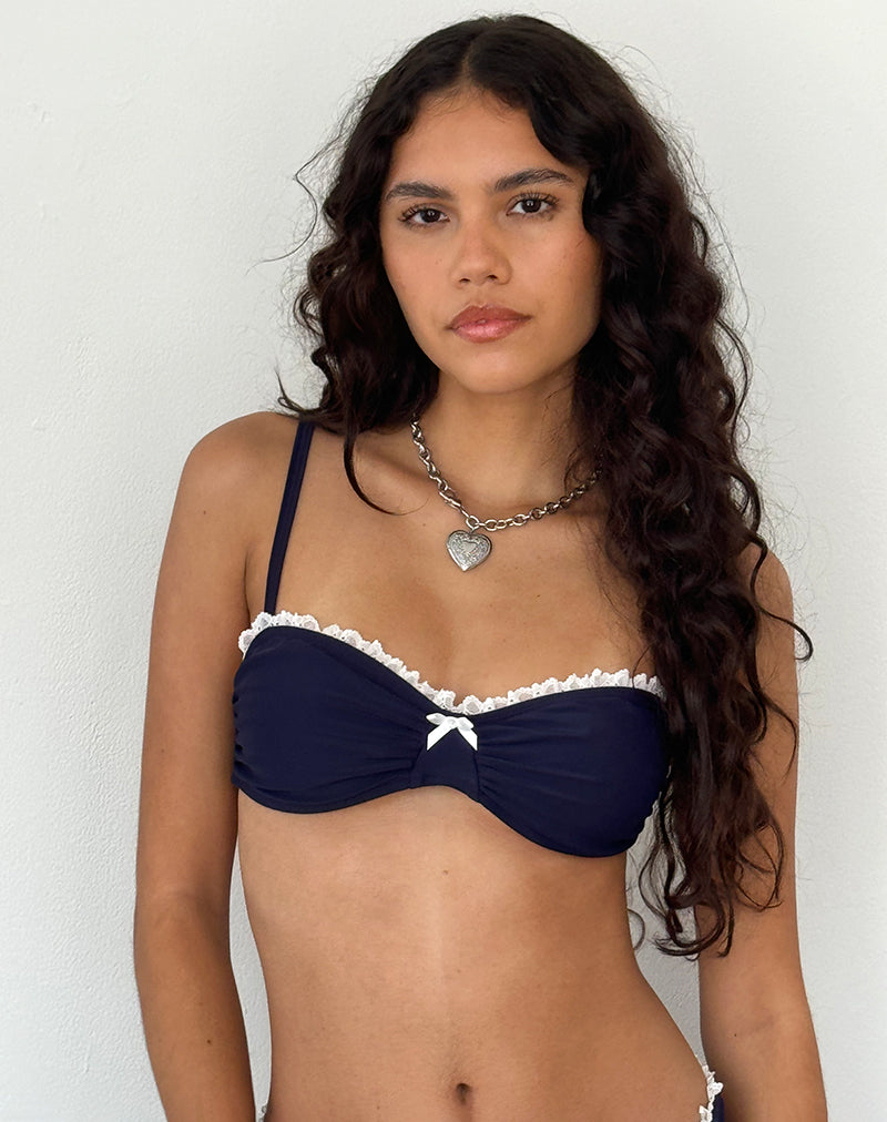 Haut de bikini Pali en bleu nuit avec bordure en broderie