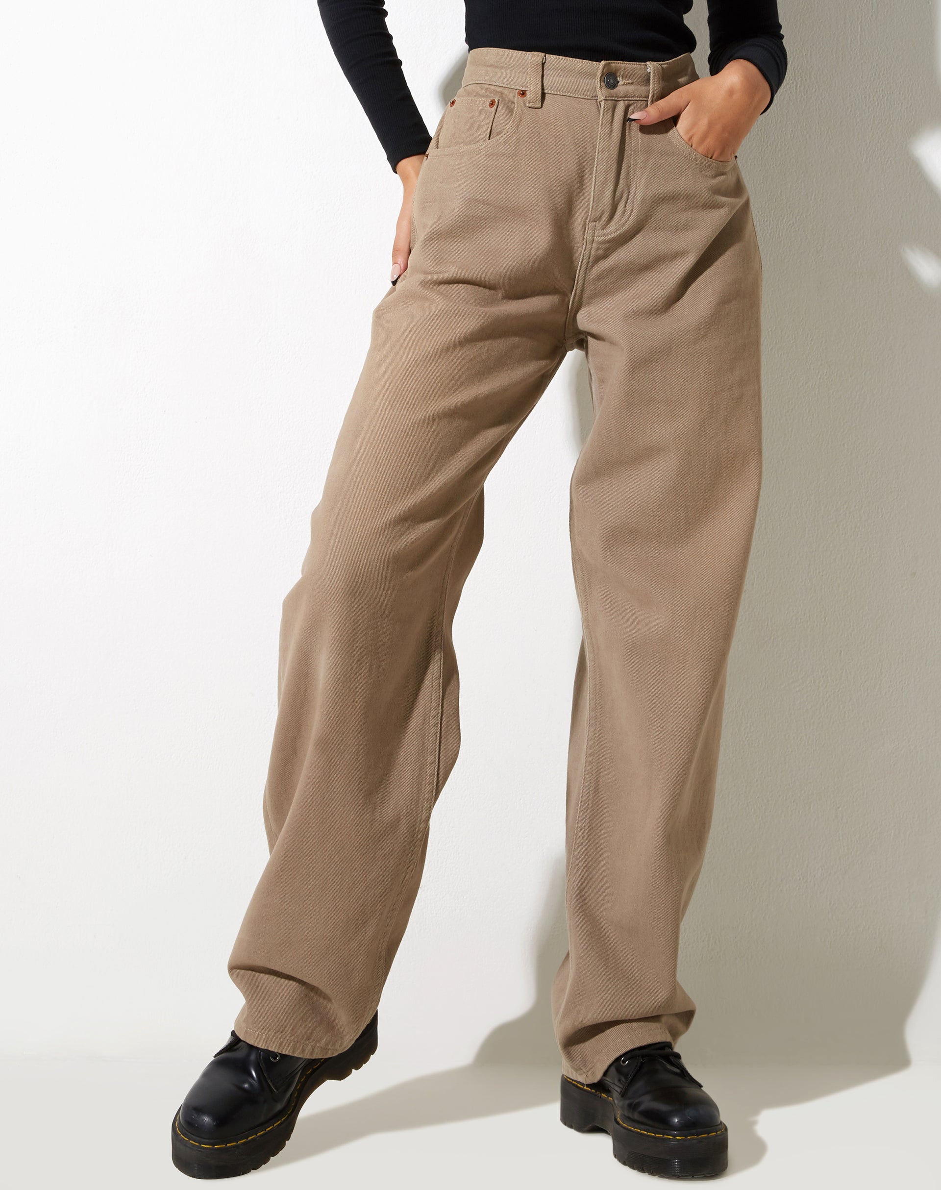 Image de la paire de jeans Parallel en olive brûlé