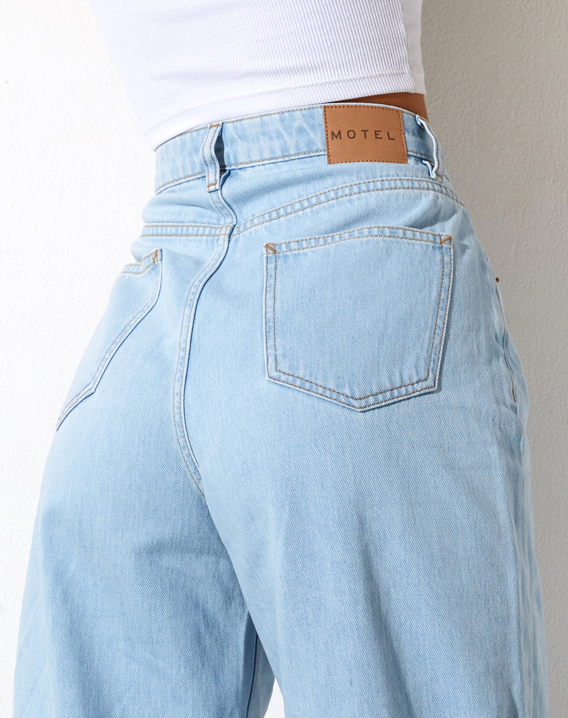 Image de Parallel Jeans en Super Light Wash