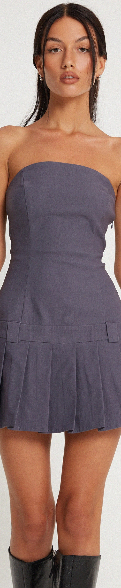 Image de Payoda Mini robe bandeau en gris foncé