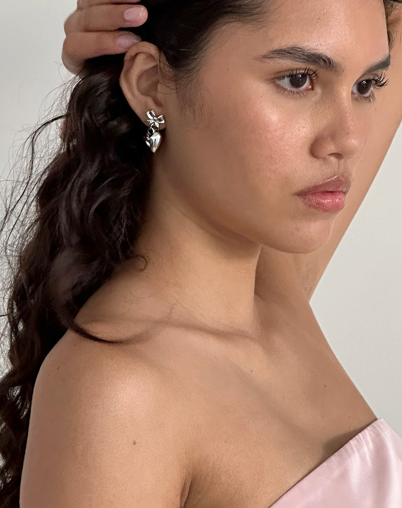 Image des boucles d'oreilles Penelope Bow