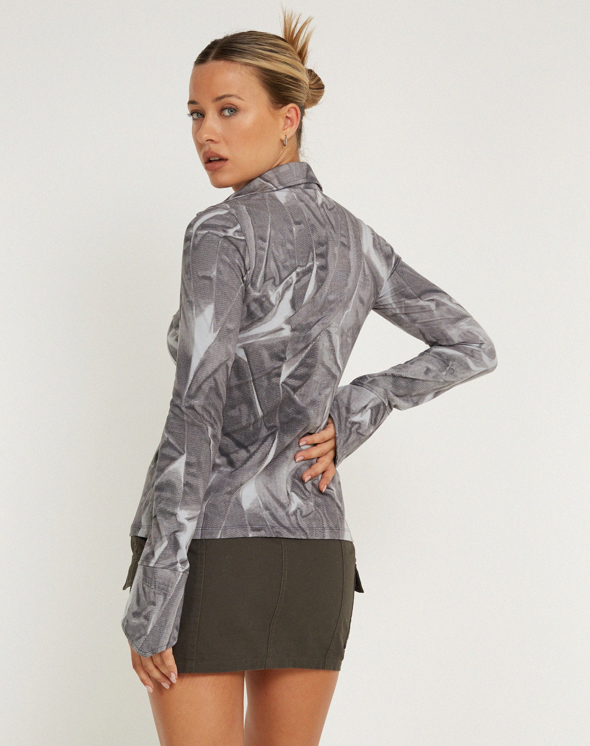 Image de la chemise à boutons Phole en Dystopian Crease Grey