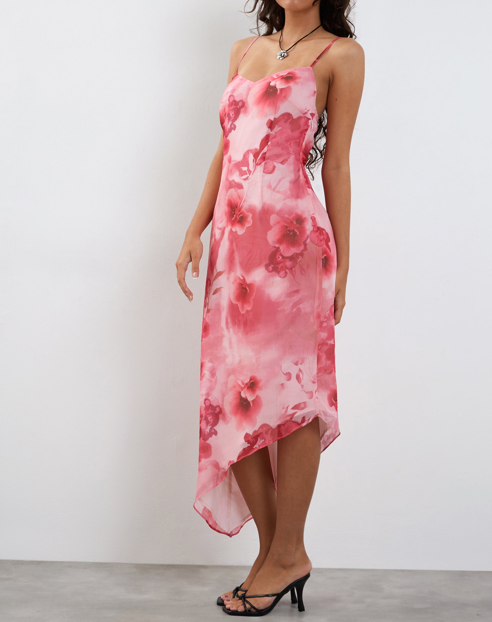 Image de la robe midi Preston en rose floral aquarelle
