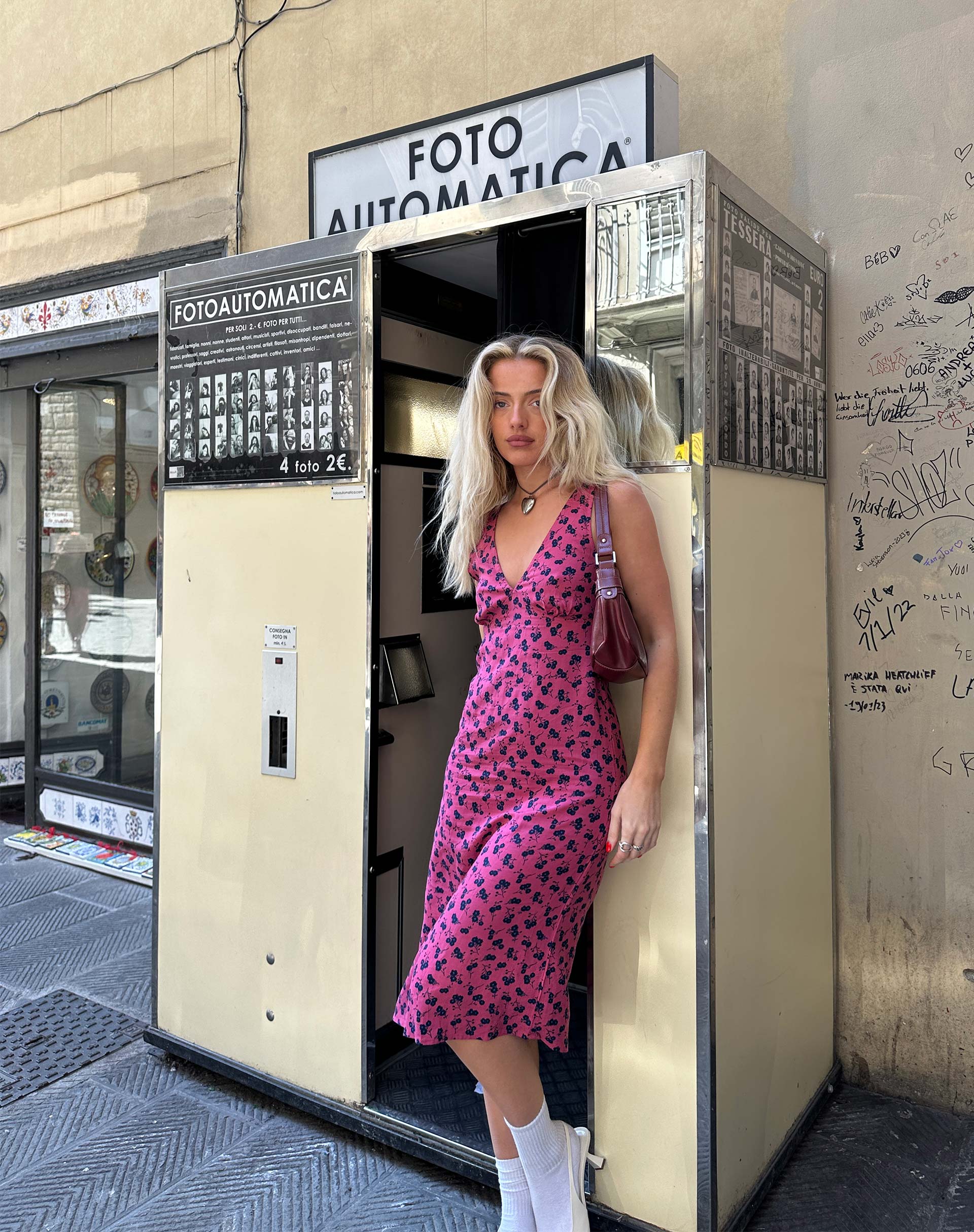 Image de Lieva Midi Dress in Raspberry Floral