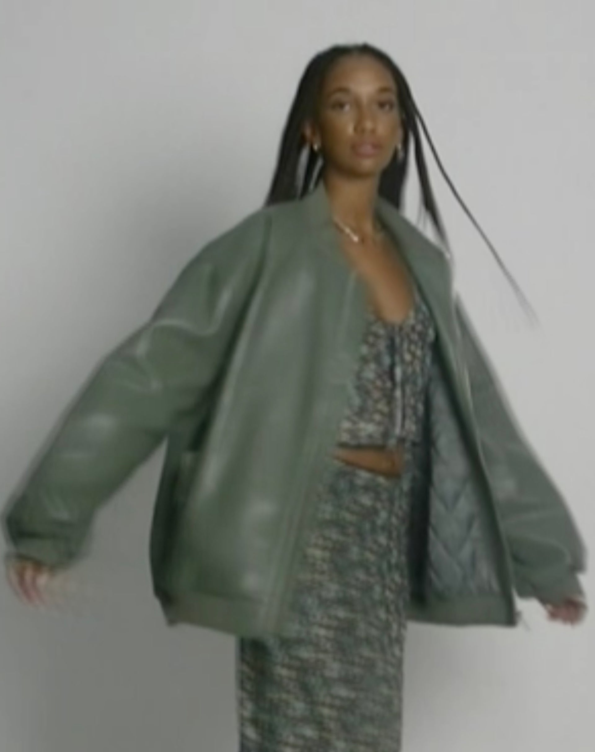 Image de la veste Benta en PU Olive