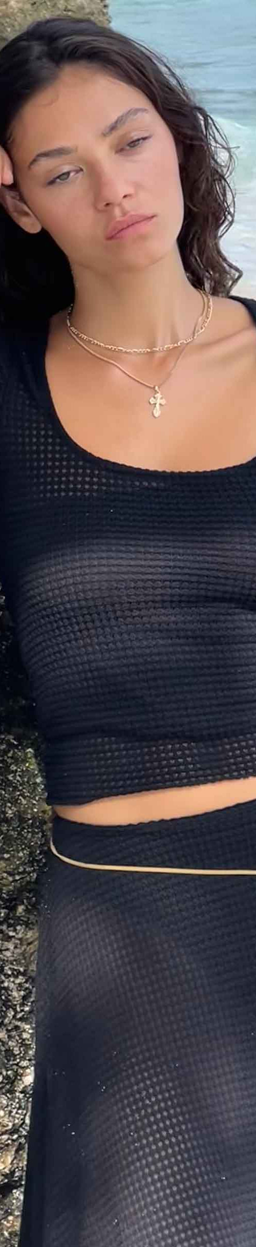 Image de Gianina Crop Top in Black Textured Crochet