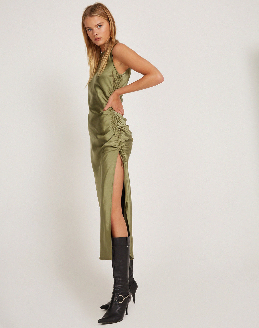 Raybu - Robe midi froncée en satin olive