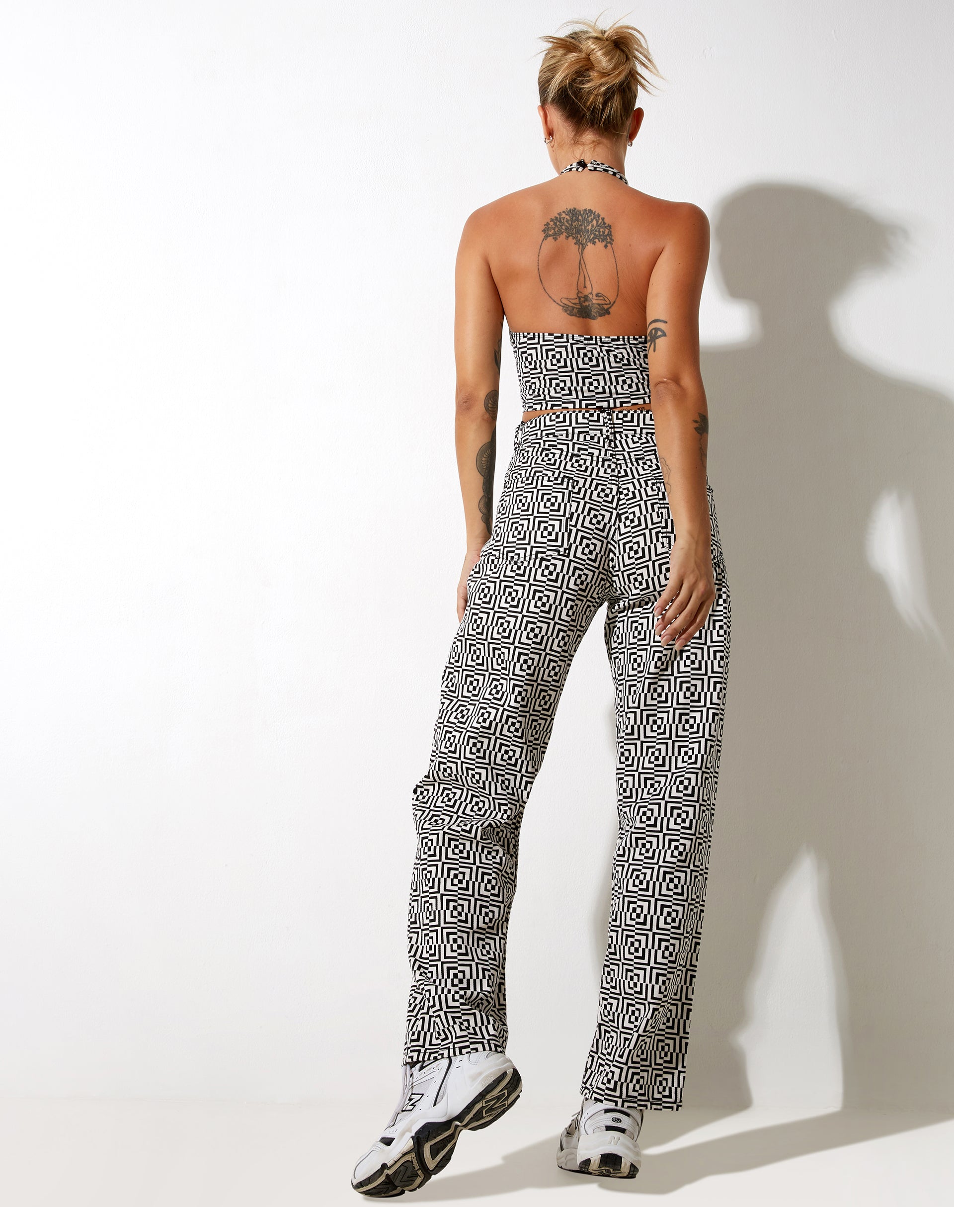 Image de Reis Crop Top in Optic Square Black and White
