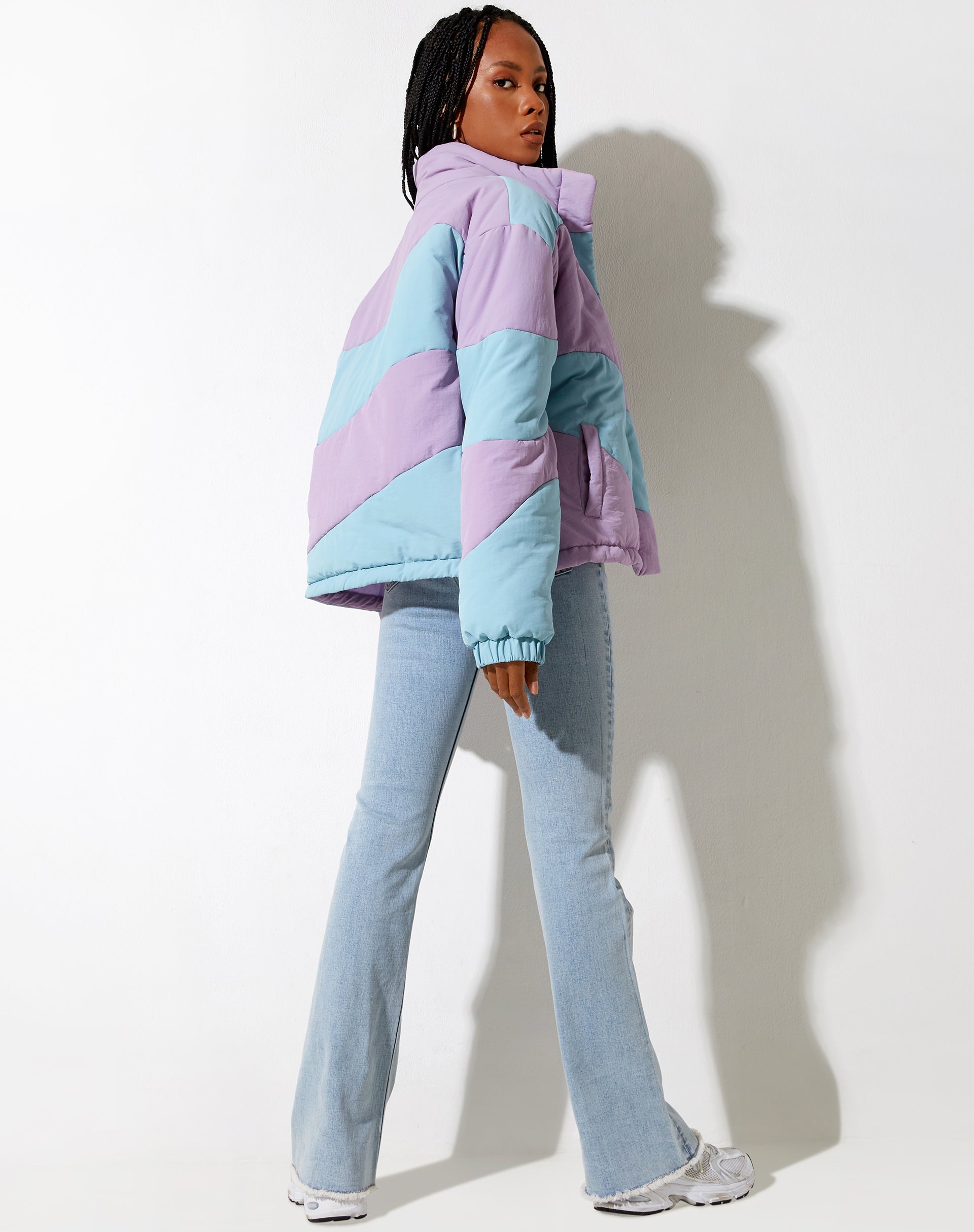 Image de la veste Renee Puffa en violet et bleu à panneaux