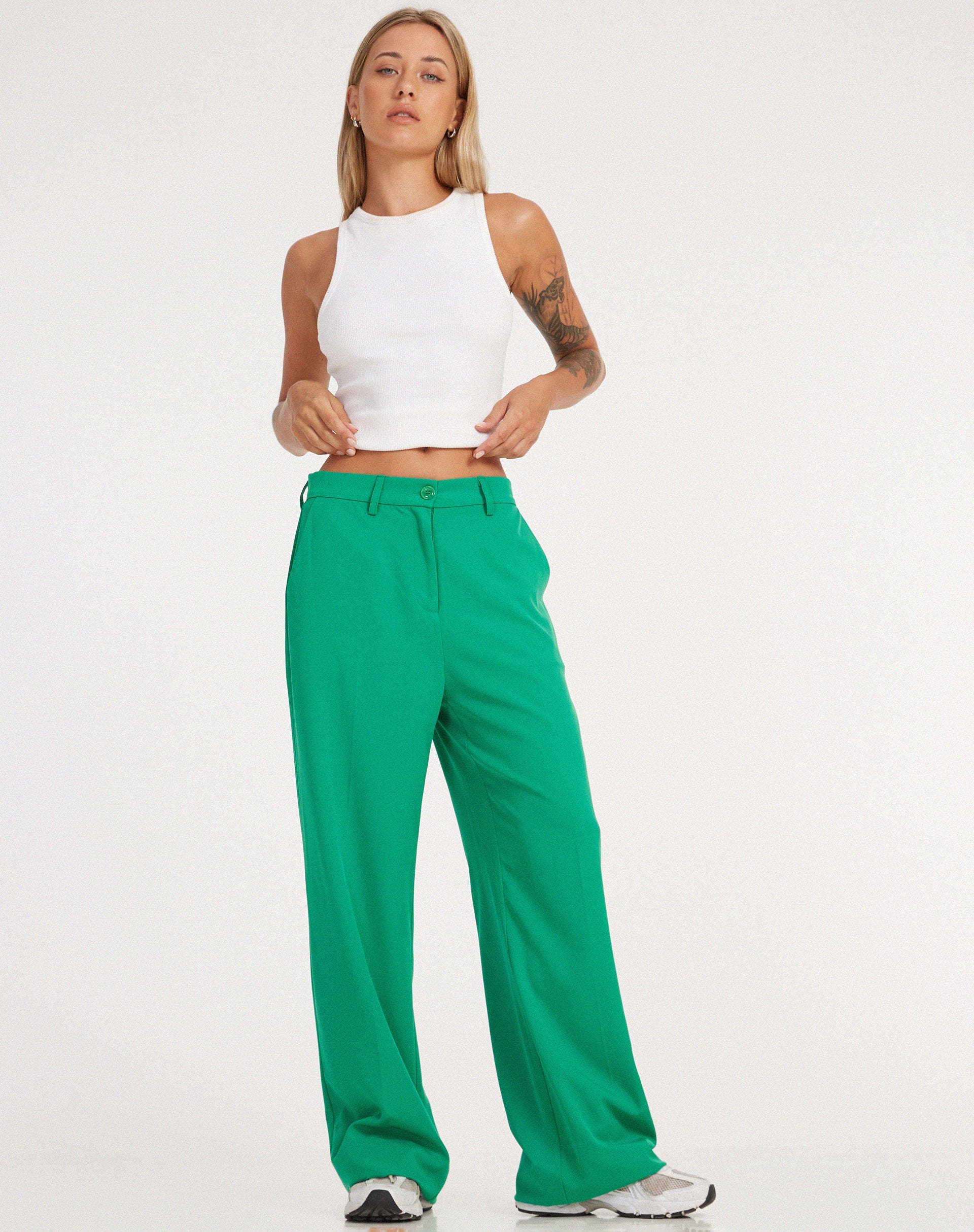 image du pantalon Abba en vert tailleur