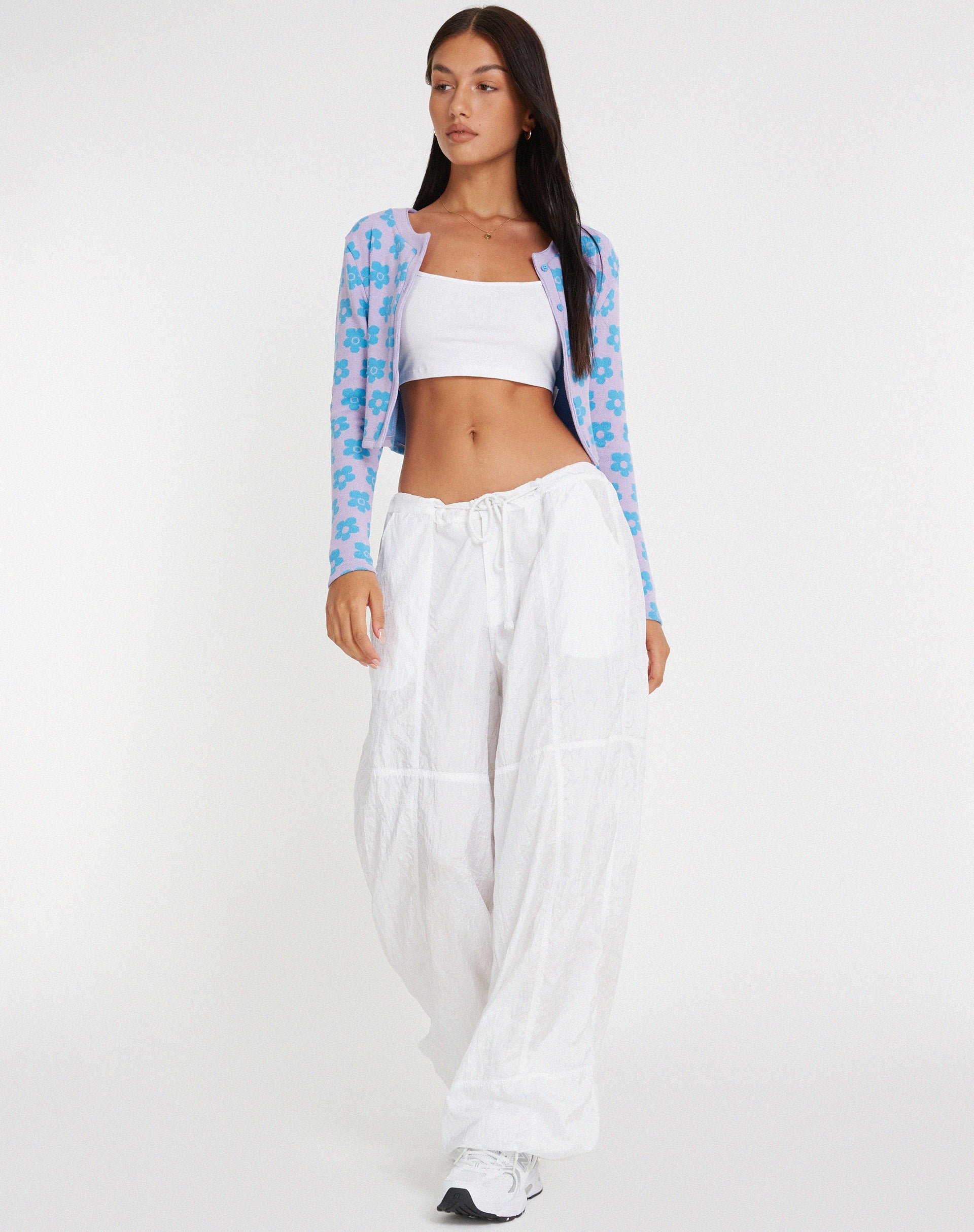 image de Attina Cardi en Cute Floral Daisy Lilac and Blue