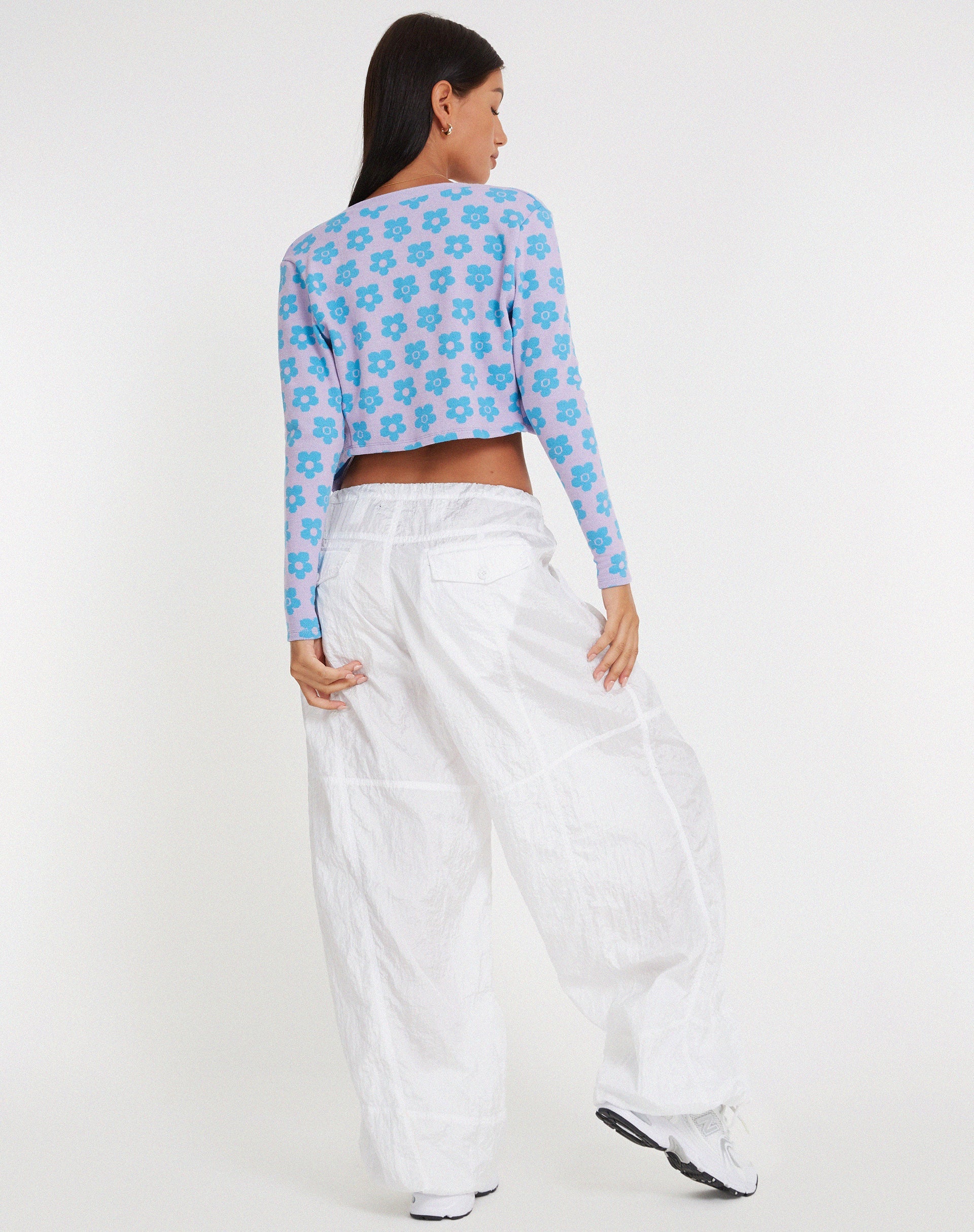 image de Attina Cardi en Cute Floral Daisy Lilac and Blue