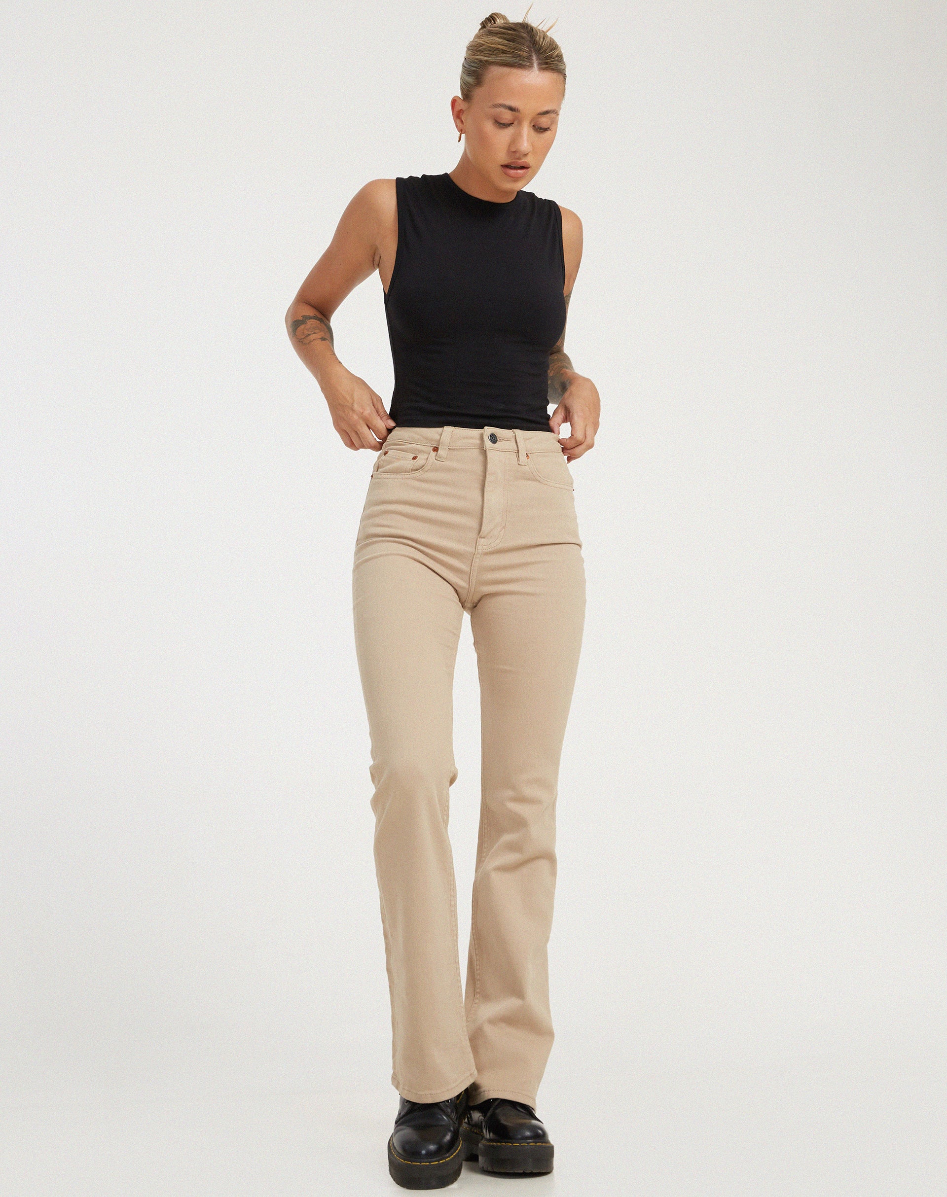 Image de Bootleg Jeans en sandwash