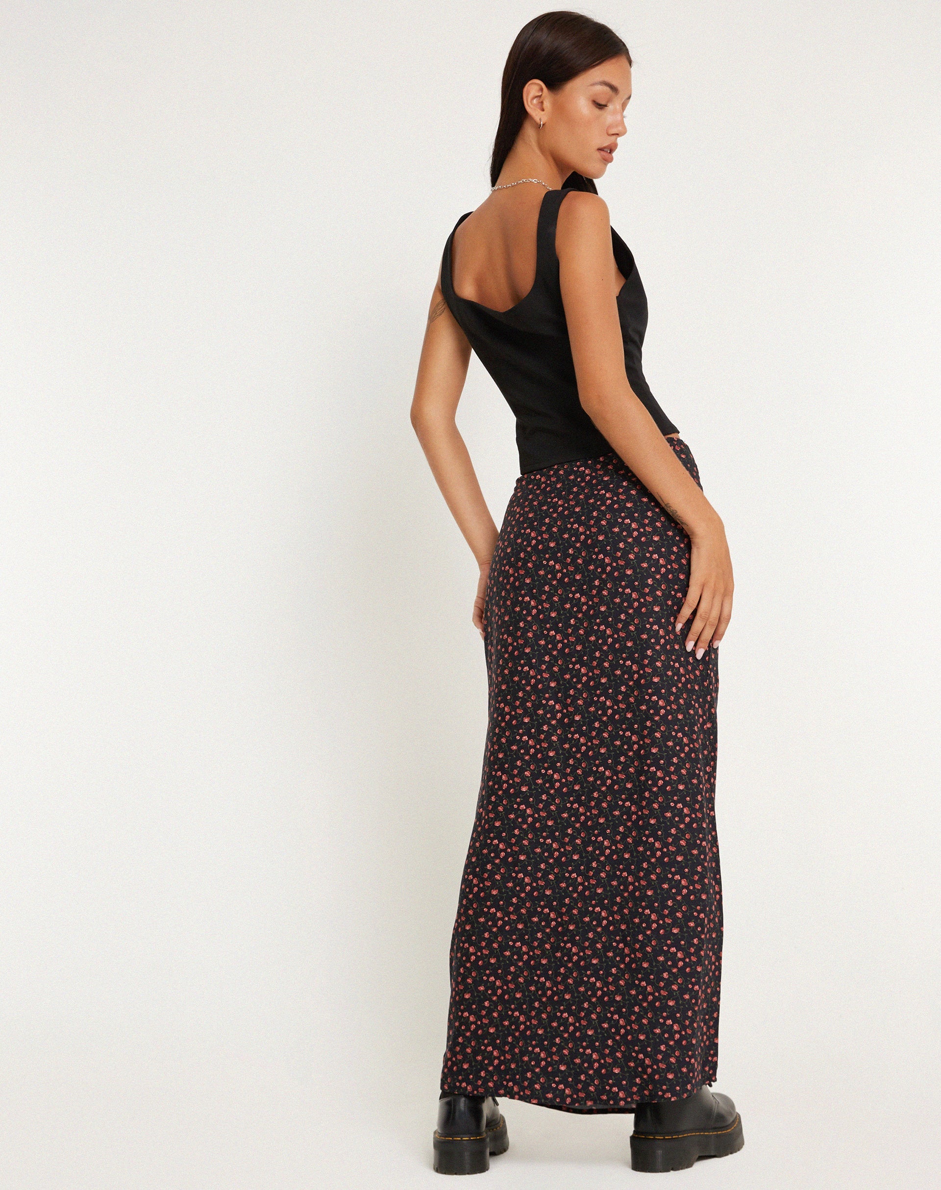 image de Easton Maxi Skirt in Dark Pink Rose Black