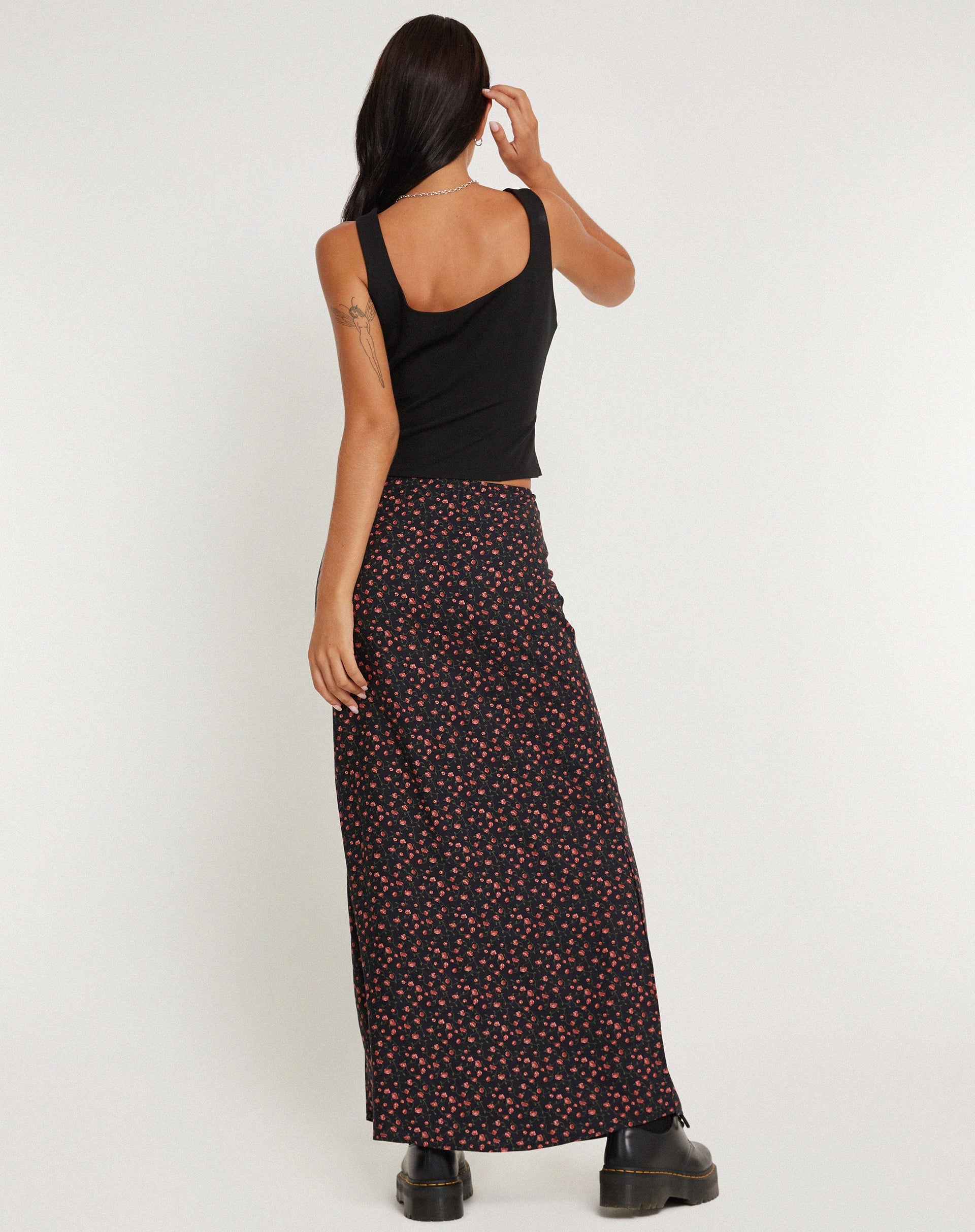 image de Easton Maxi Skirt in Dark Pink Rose Black