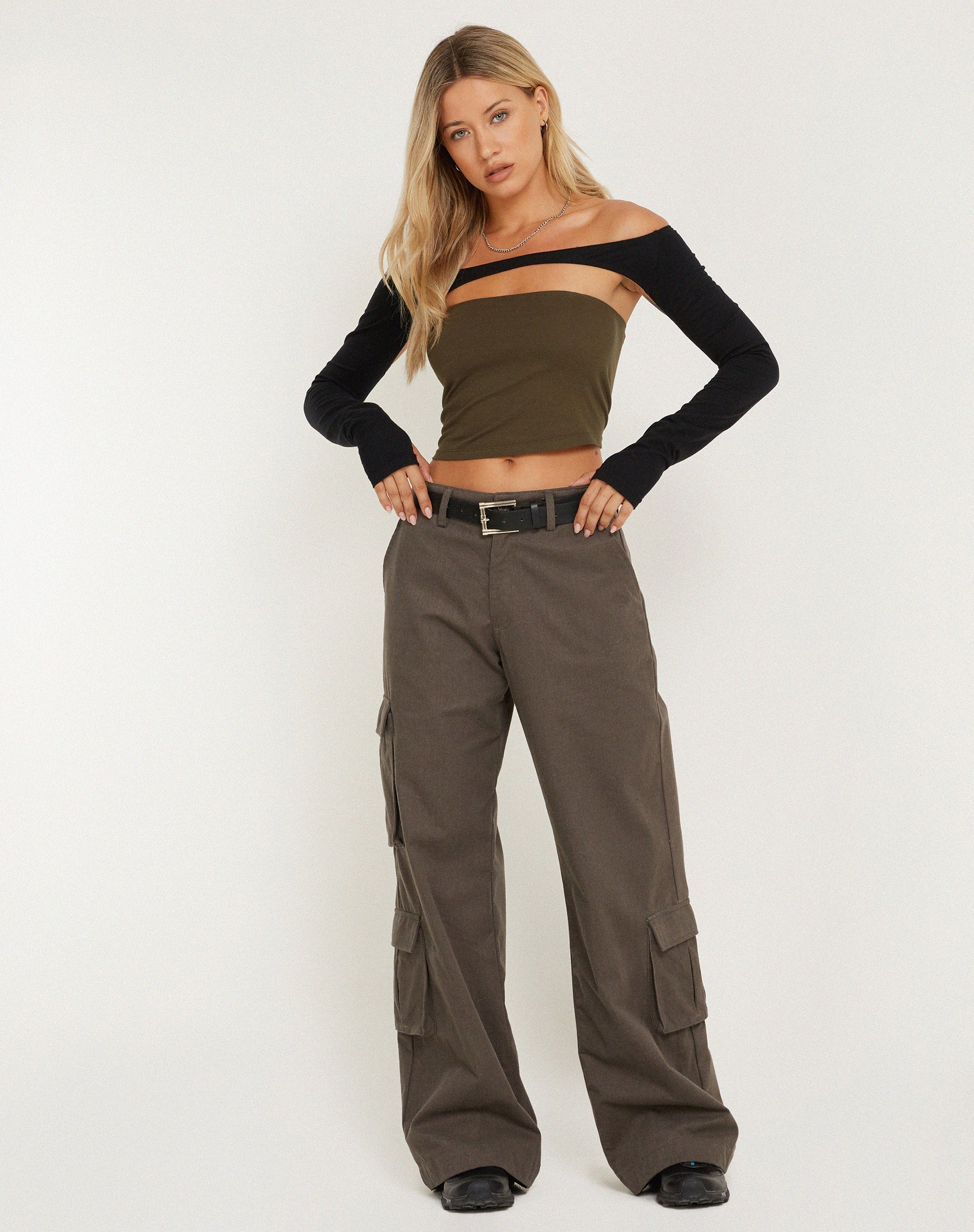 image de Eloa Shrug Top in Black
