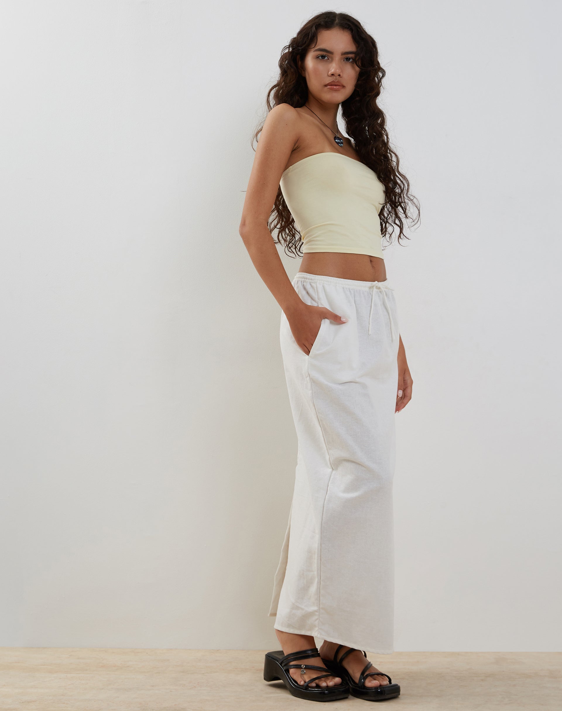 image de Joelene Midi Skirt in White