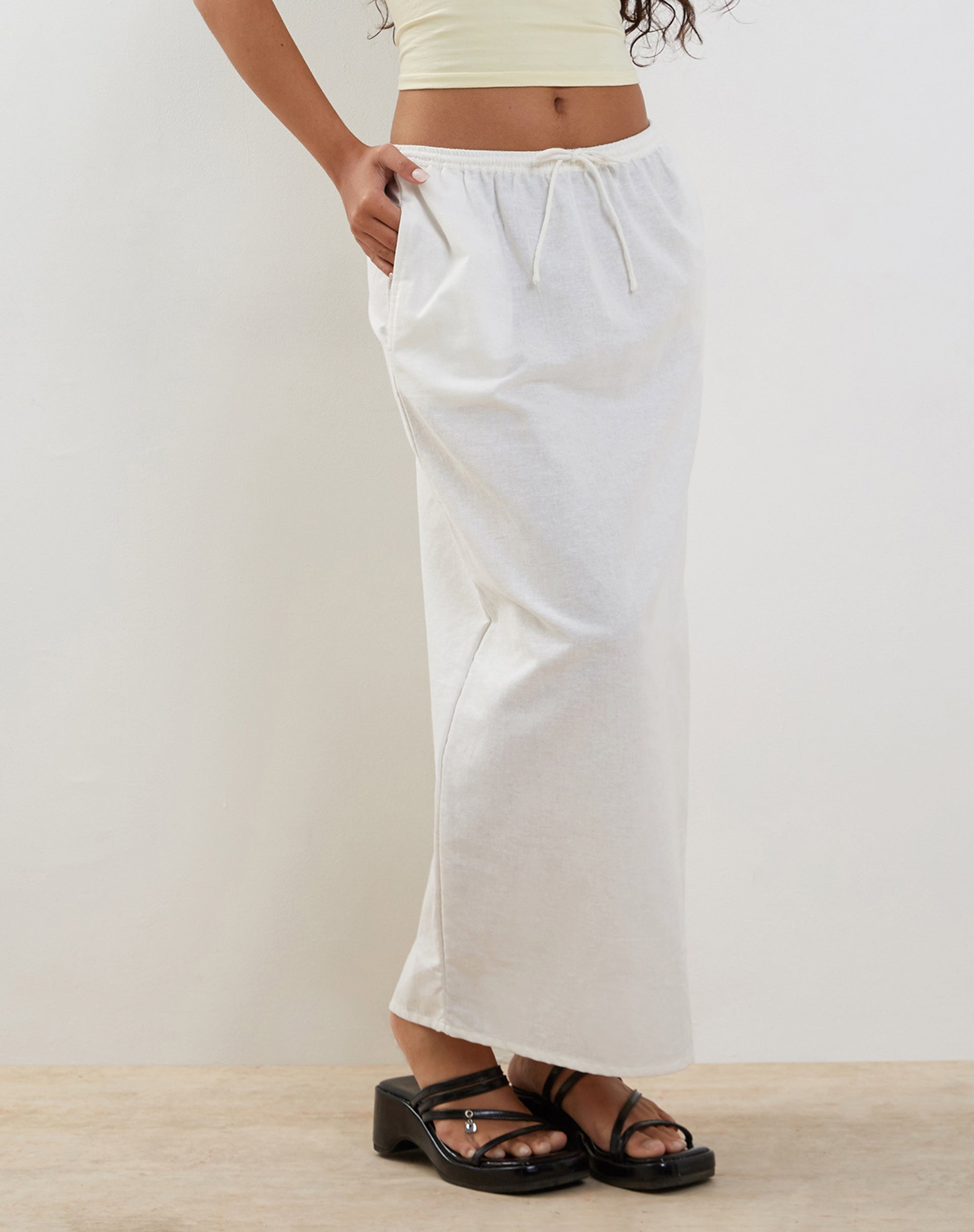image de Joelene Midi Skirt in White