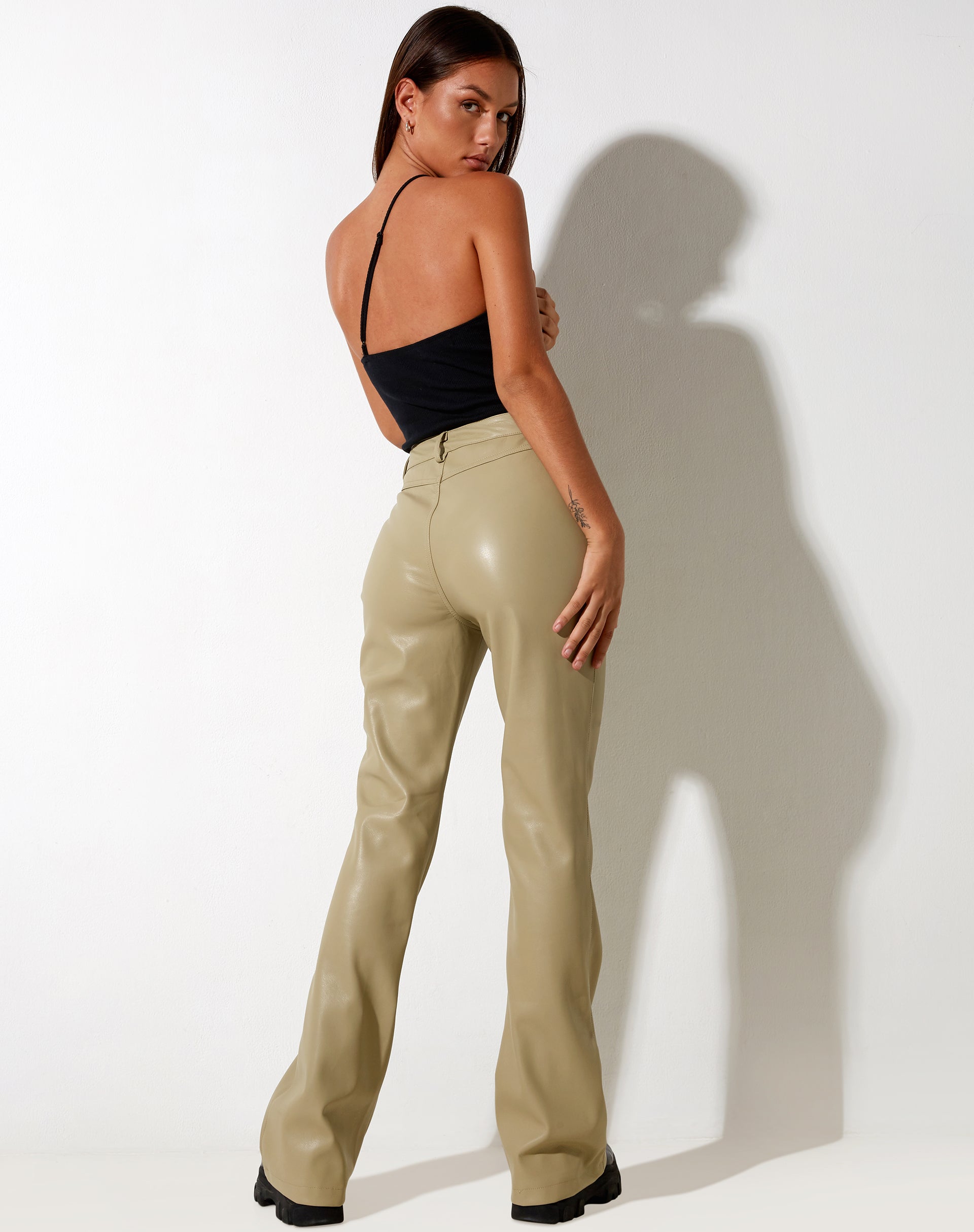 Image de Zoven Flare Trouser in Pu Sage
